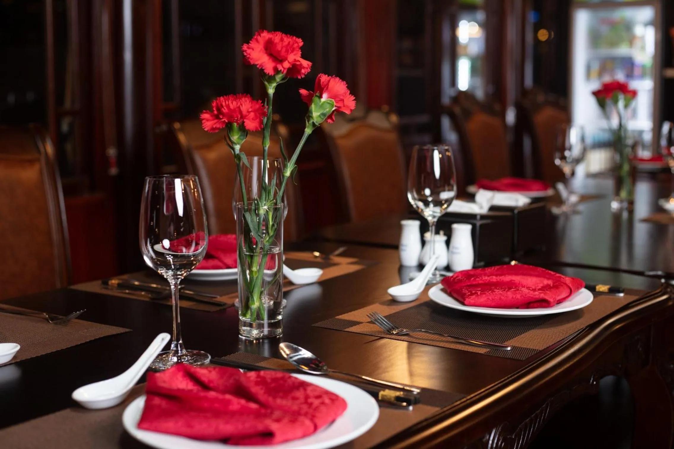 Restaurant/places to eat in Ruby Cruise