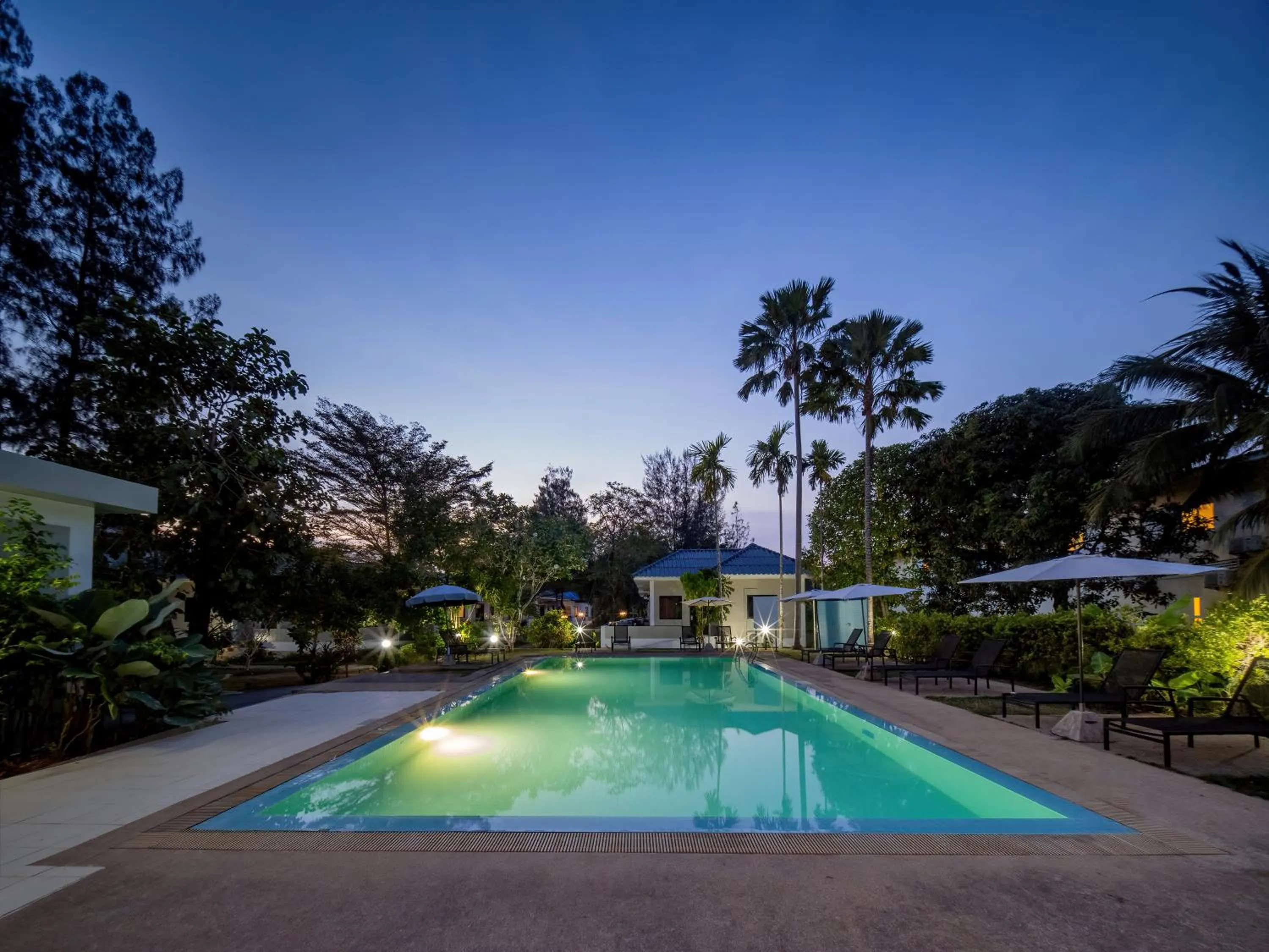 Swimming pool in Isara Nai Yang resort