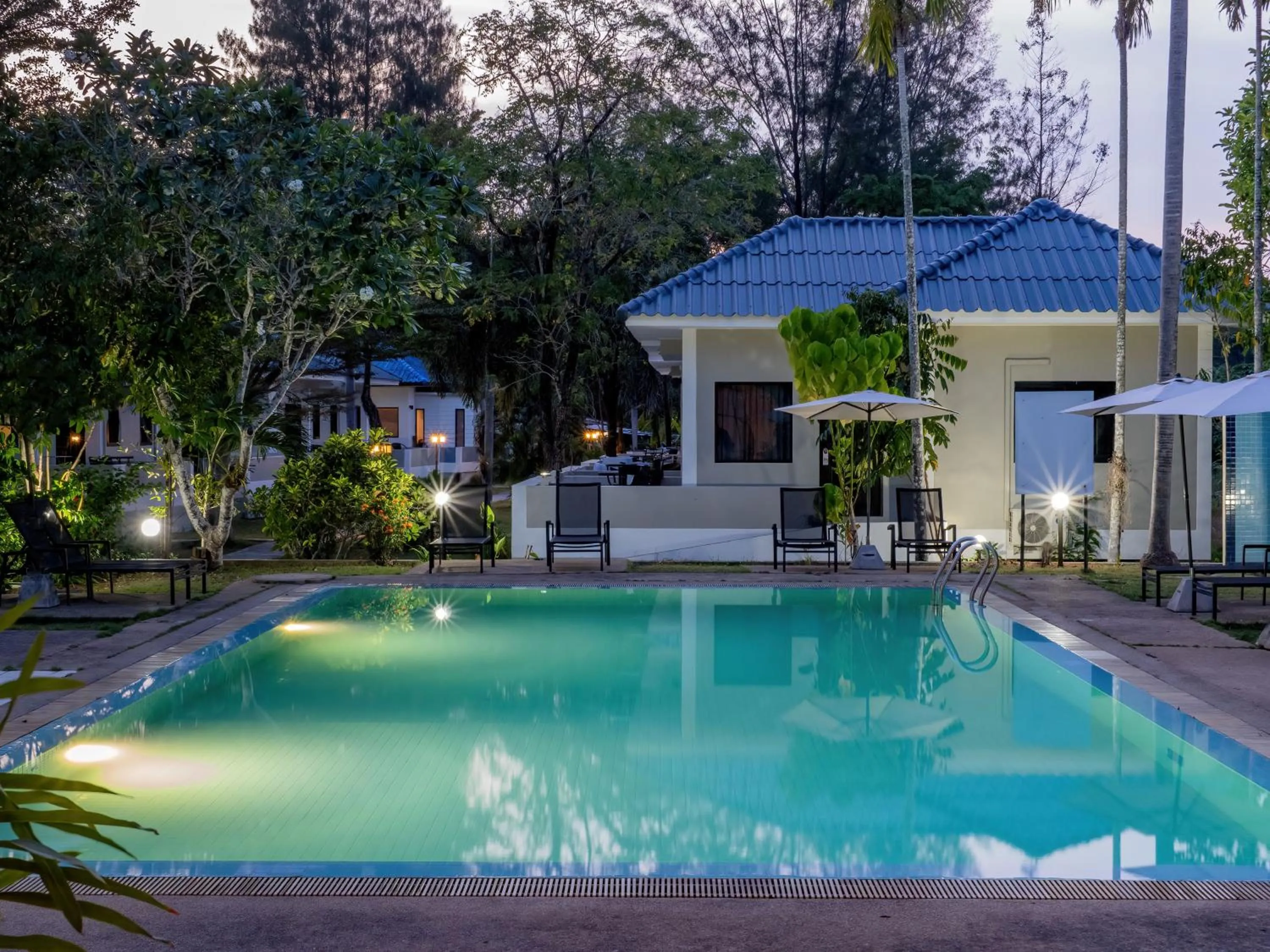 Swimming pool in Isara Nai Yang resort