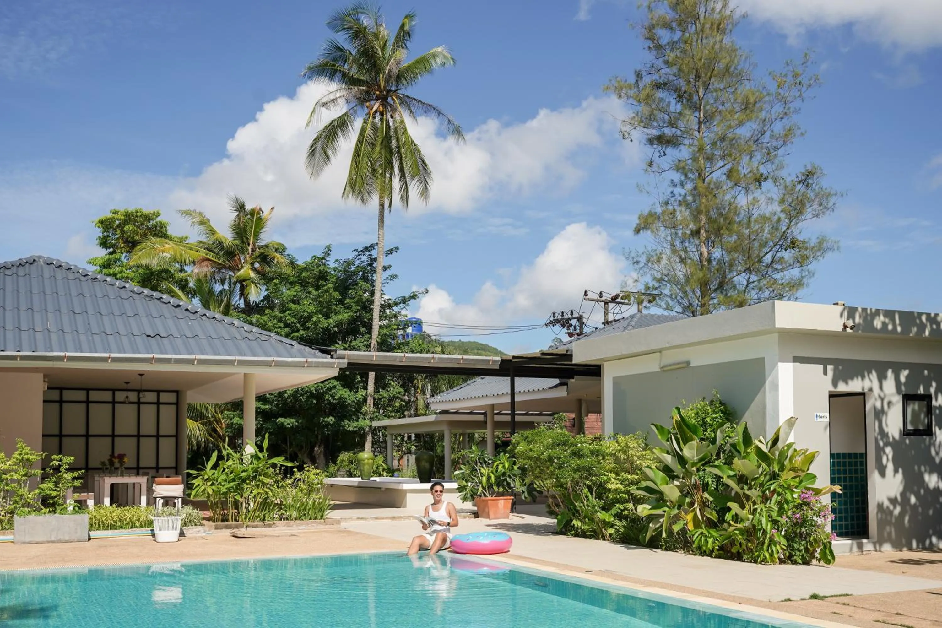 Swimming pool in Isara Nai Yang resort