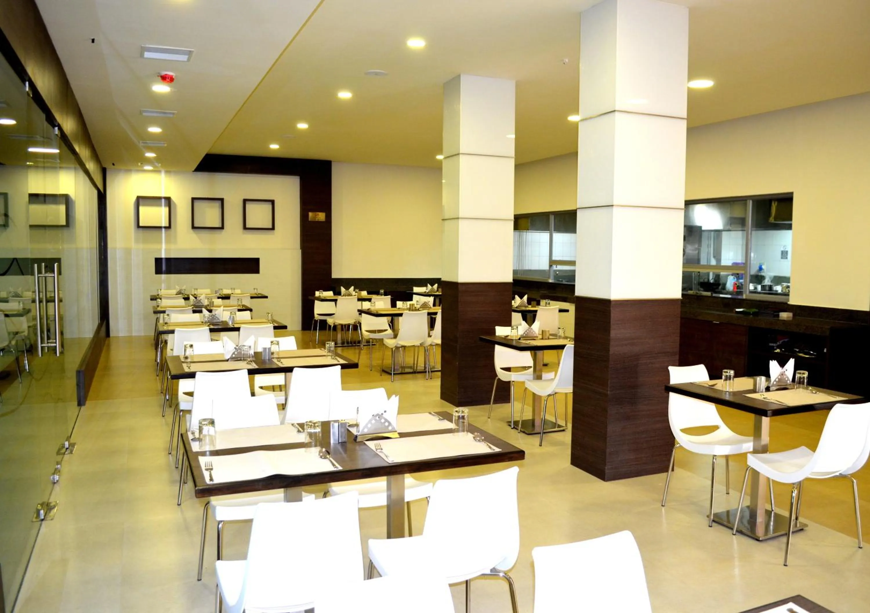 Restaurant/places to eat in Regency Tiruttani by GRT Hotels