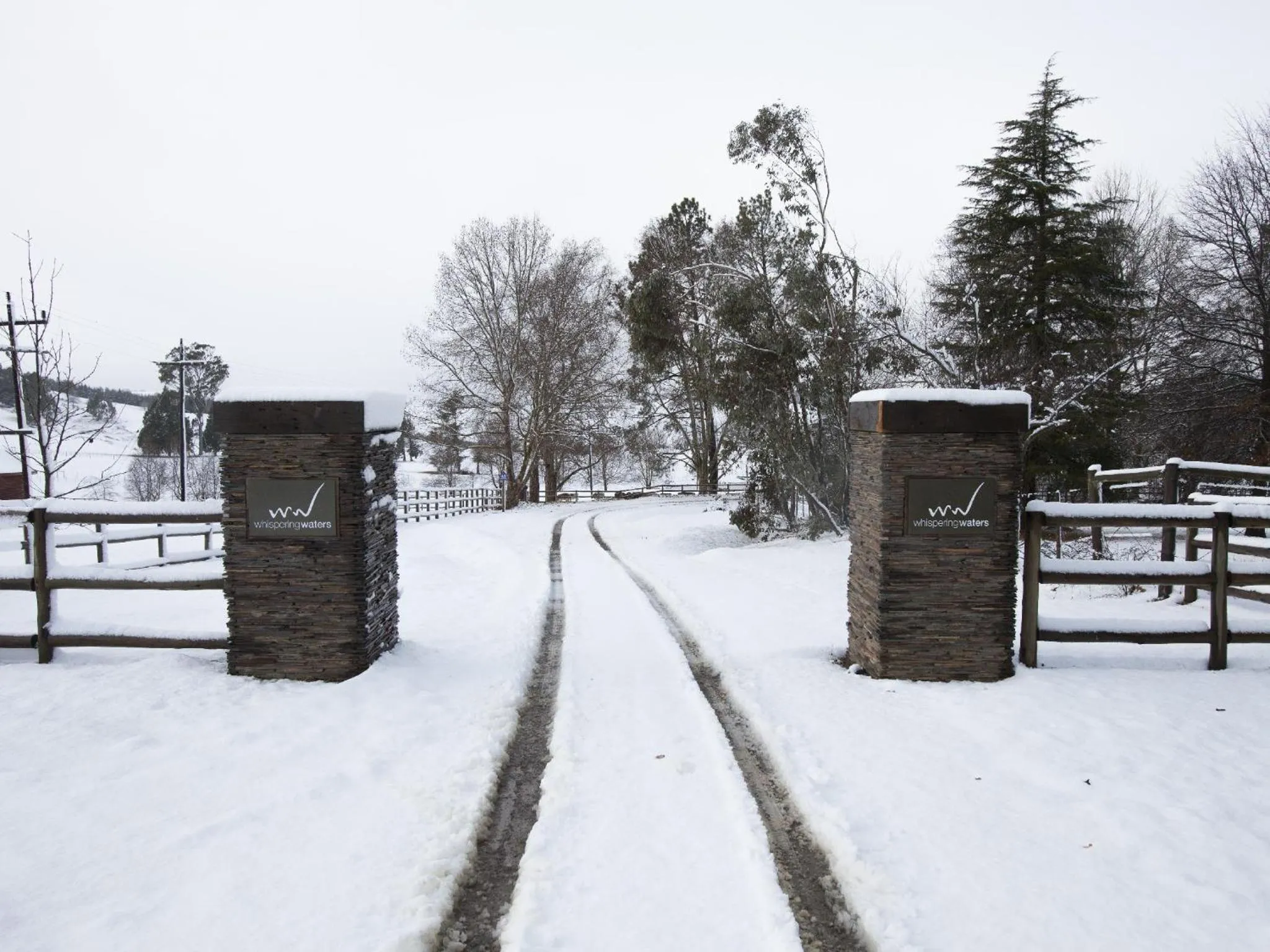 Facade/entrance in Whispering Waters