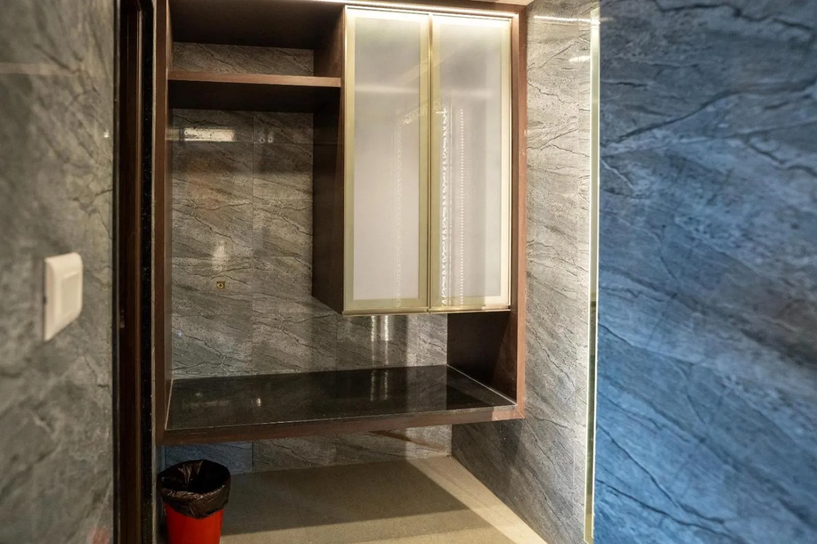 wardrobe in HOTEL BLUE REGENT