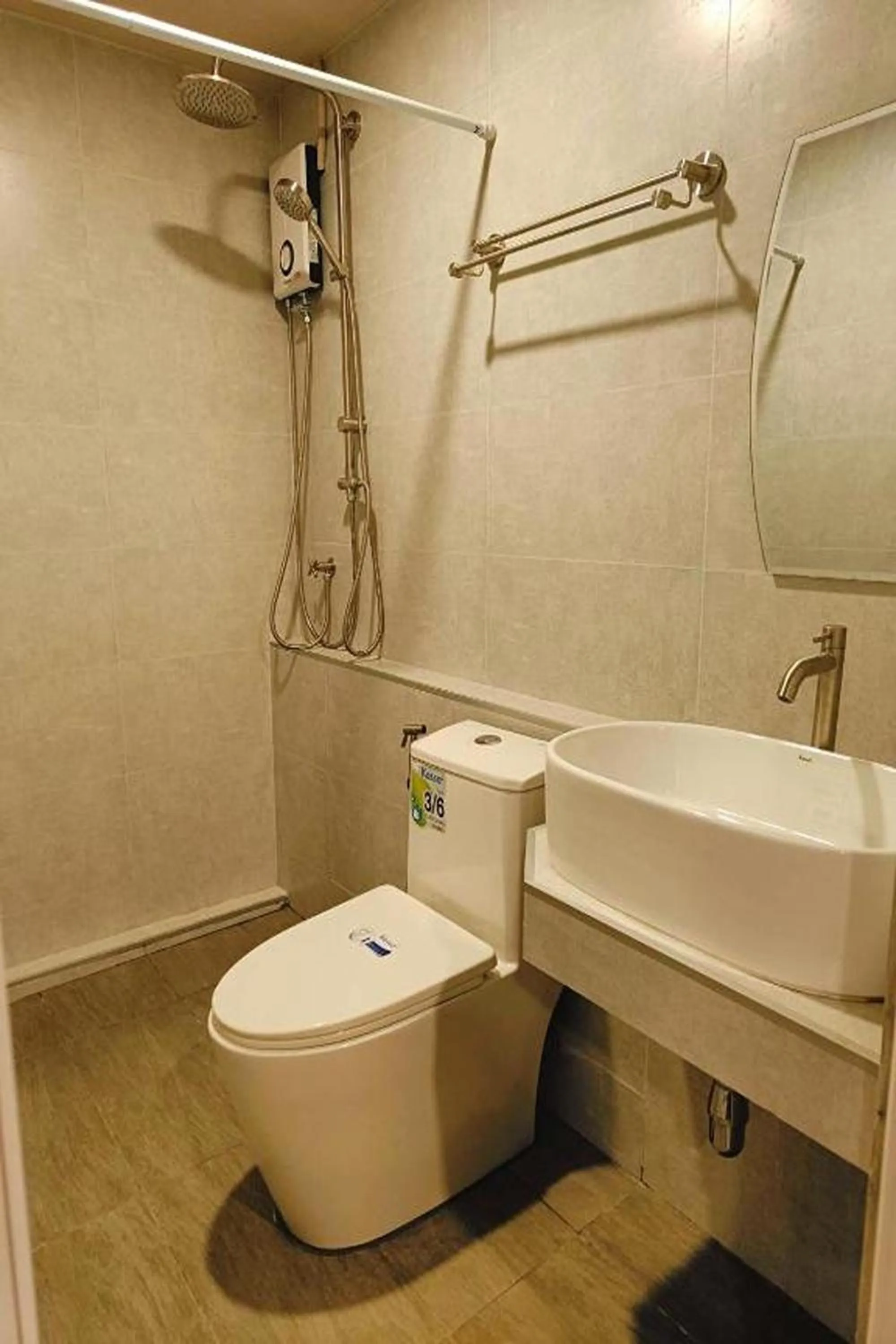 Toilet in Ployburi Boutique Hotel