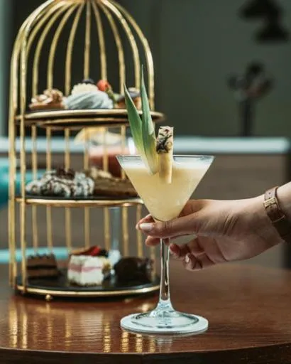 Drinks in City Hotel by Waves