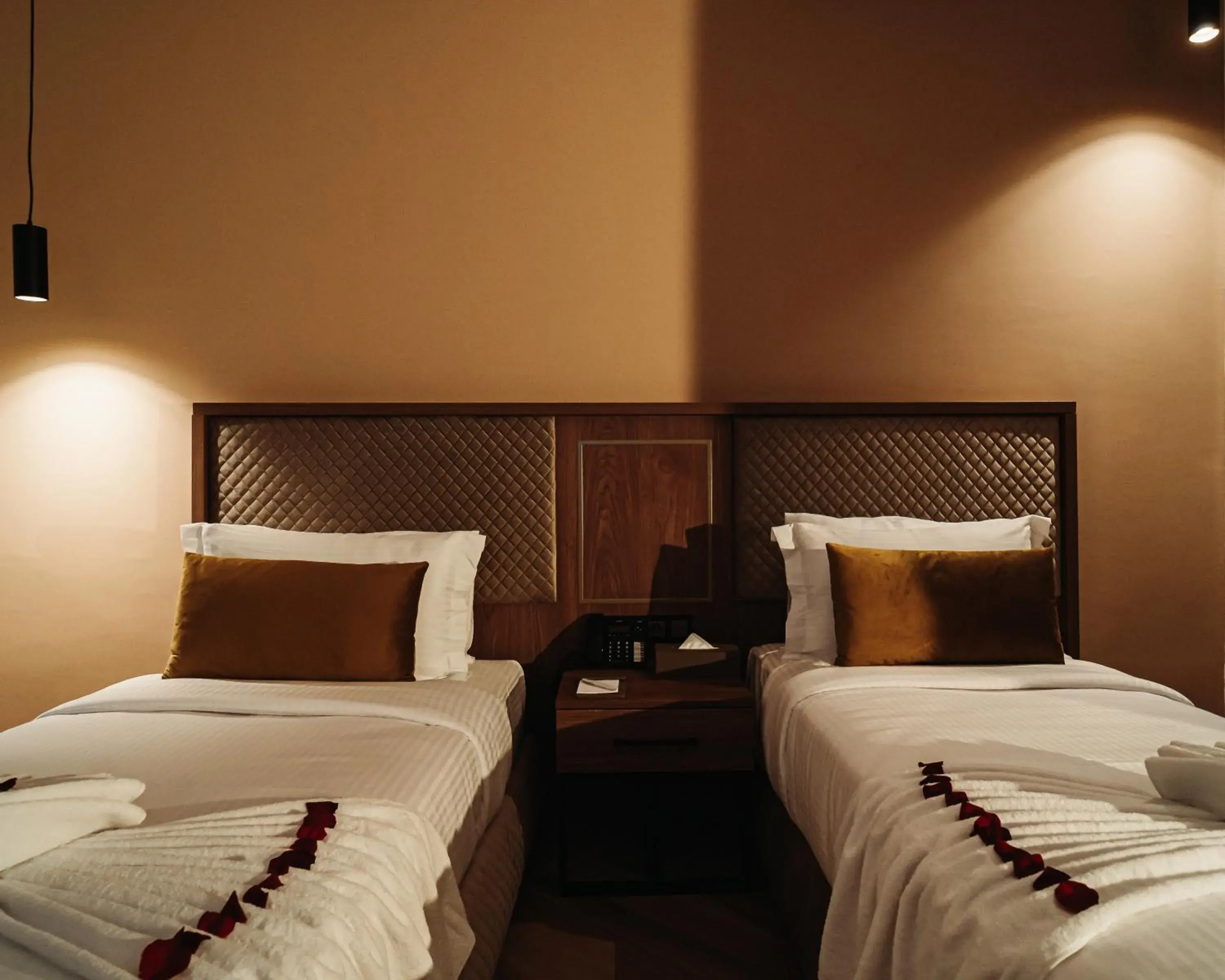 Superior Twin Room in City Hotel by Waves Superior Twin Room in City Hotel by Waves