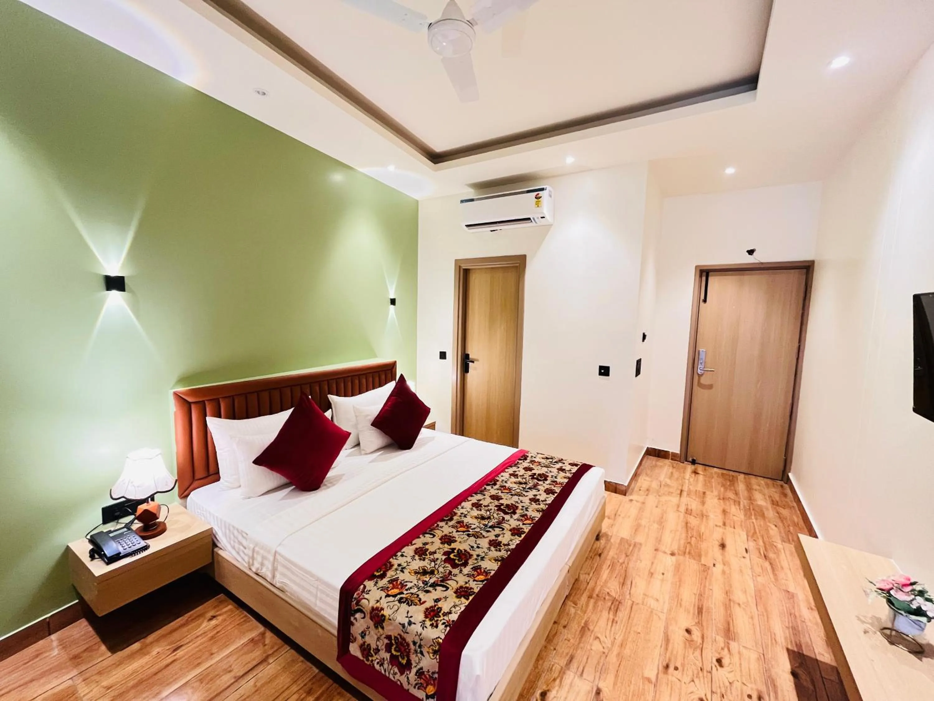 Bed in Hotel IP Swarn near Anand Vihar Vaishali Ghaziabad