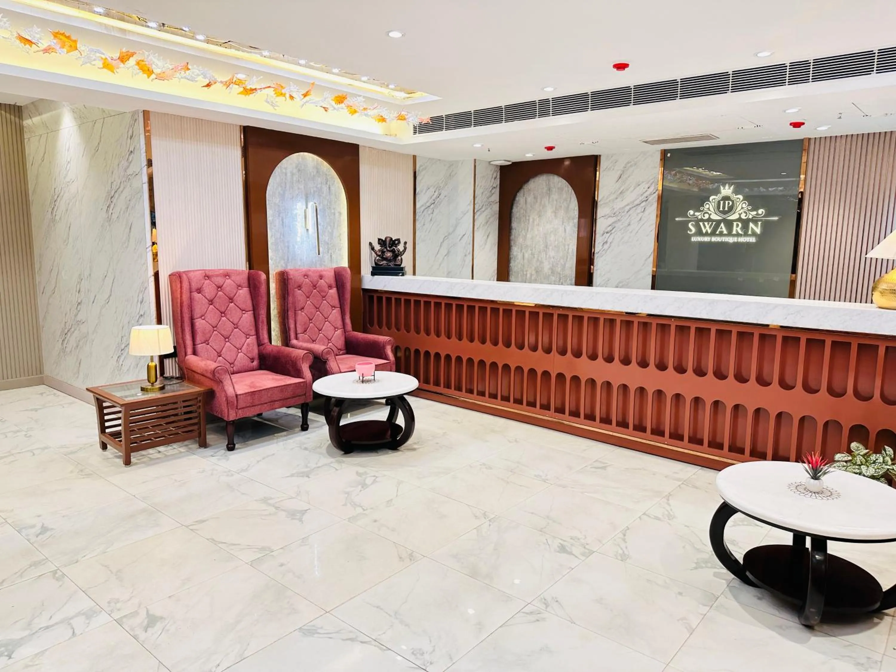 Lobby or reception in Hotel IP Swarn near Anand Vihar Vaishali Ghaziabad