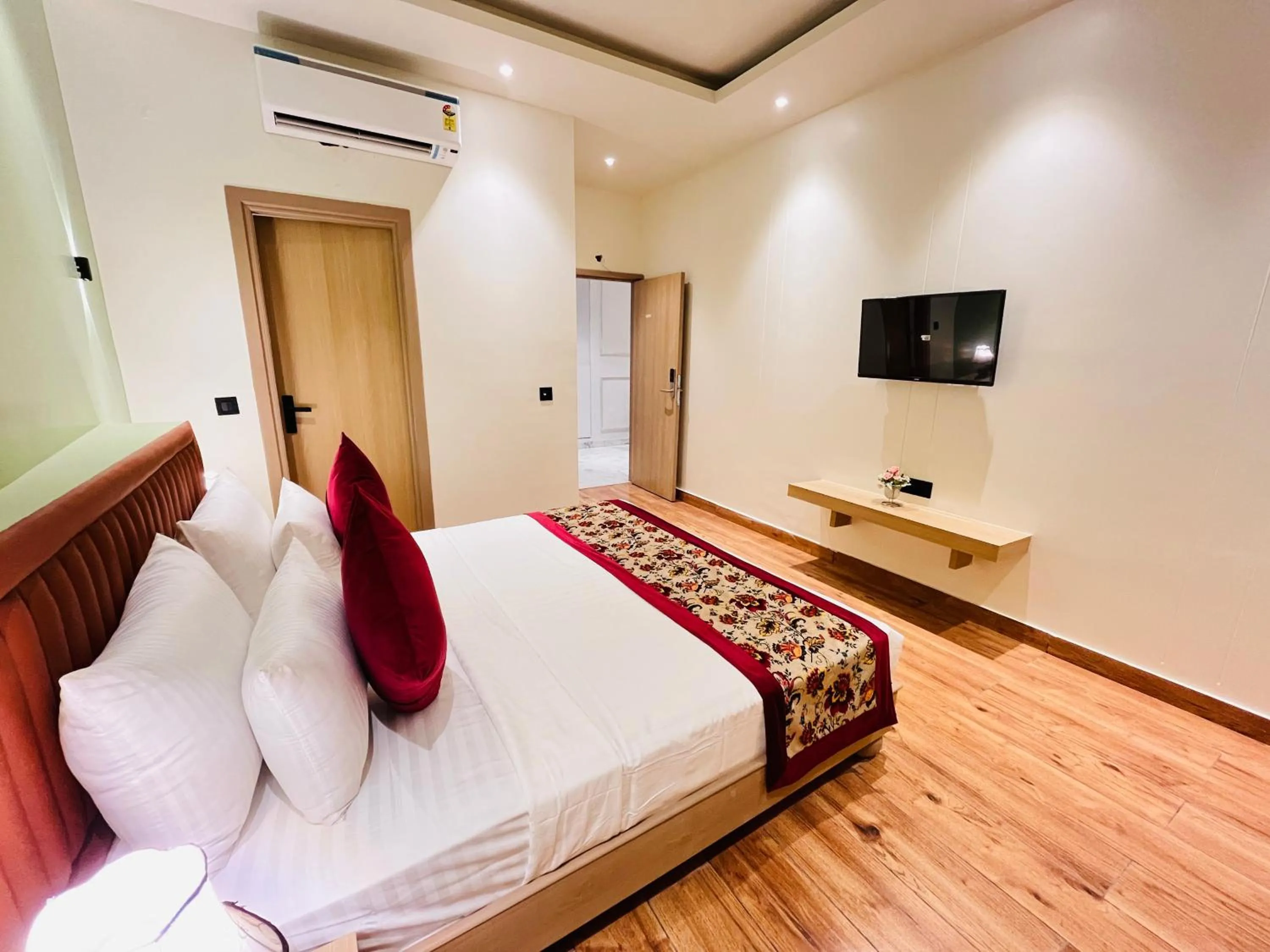 Bed in Hotel IP Swarn near Anand Vihar Vaishali Ghaziabad