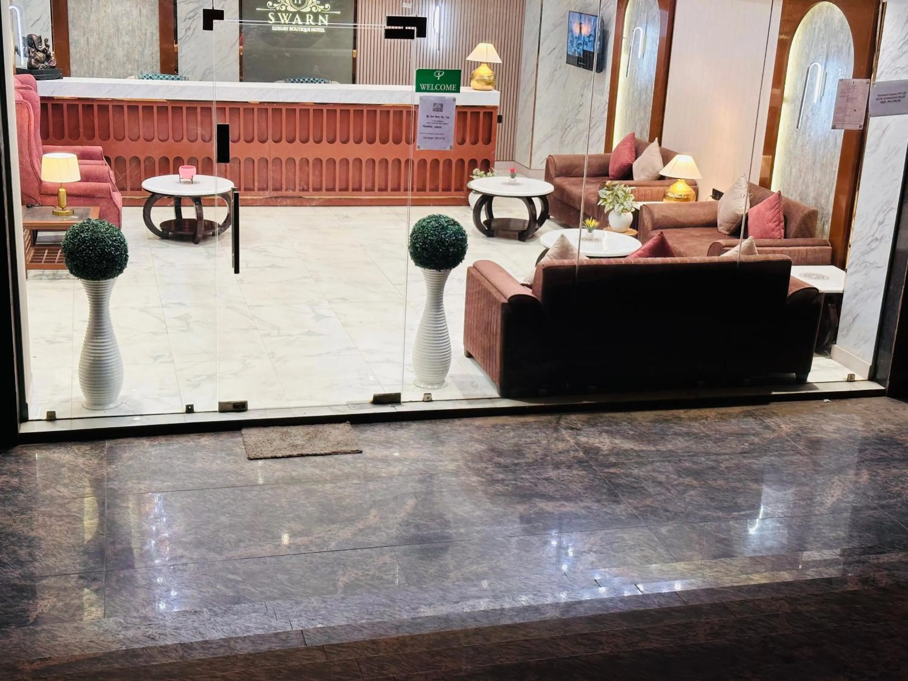 Lobby or reception in Hotel IP Swarn near Anand Vihar Vaishali Ghaziabad