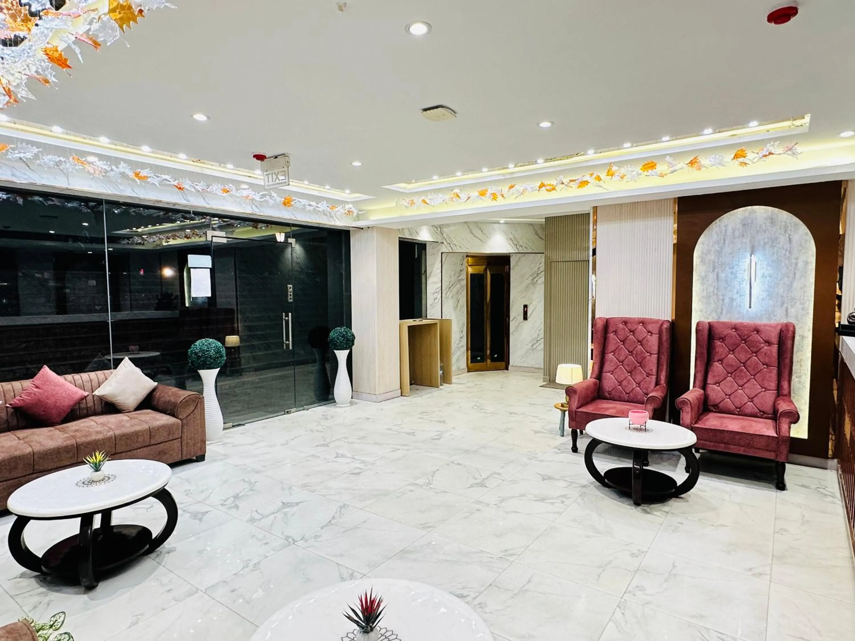 Lobby or reception in Hotel IP Swarn near Anand Vihar Vaishali Ghaziabad