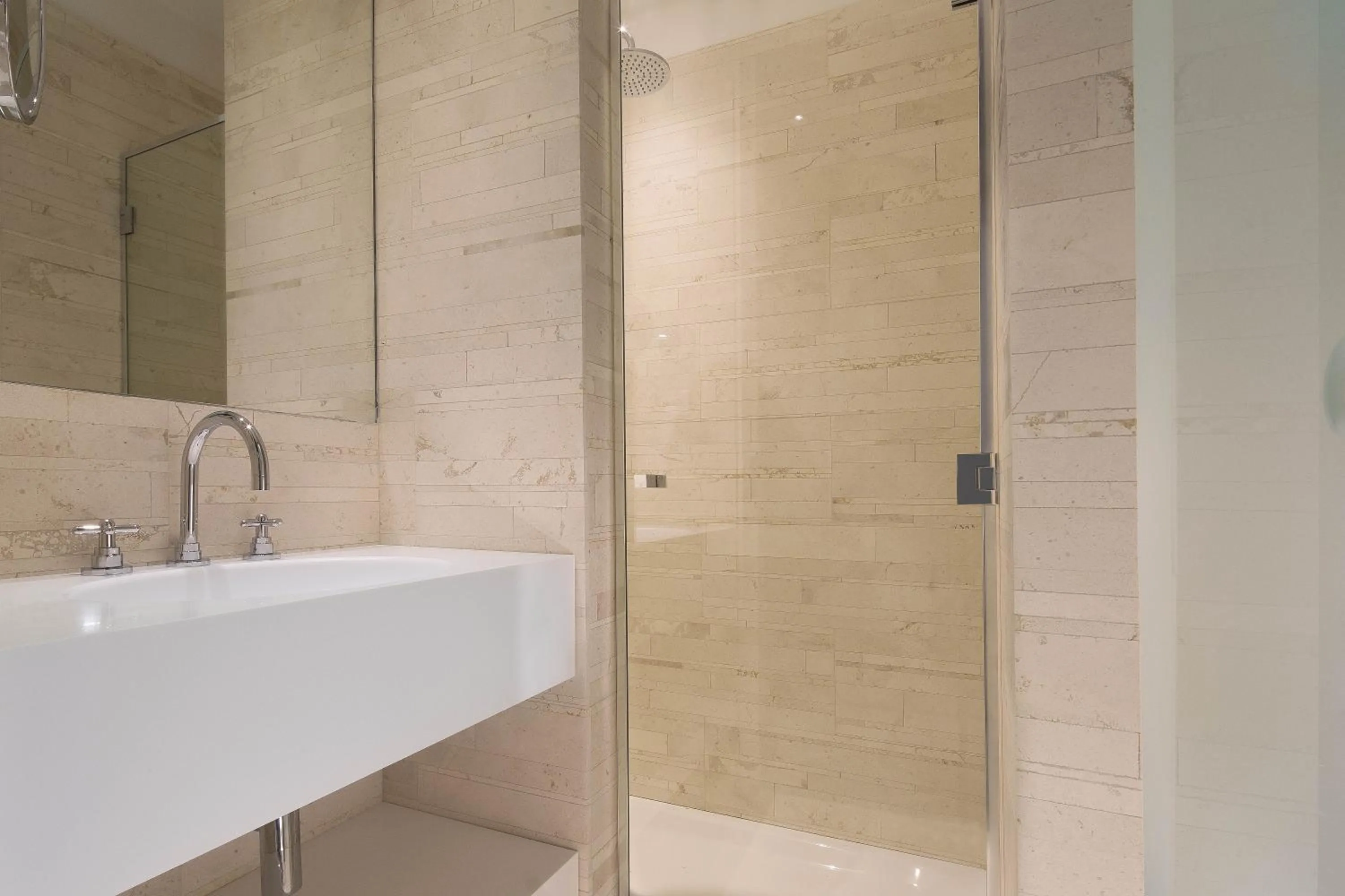 Bathroom in Hôtel Le Marianne