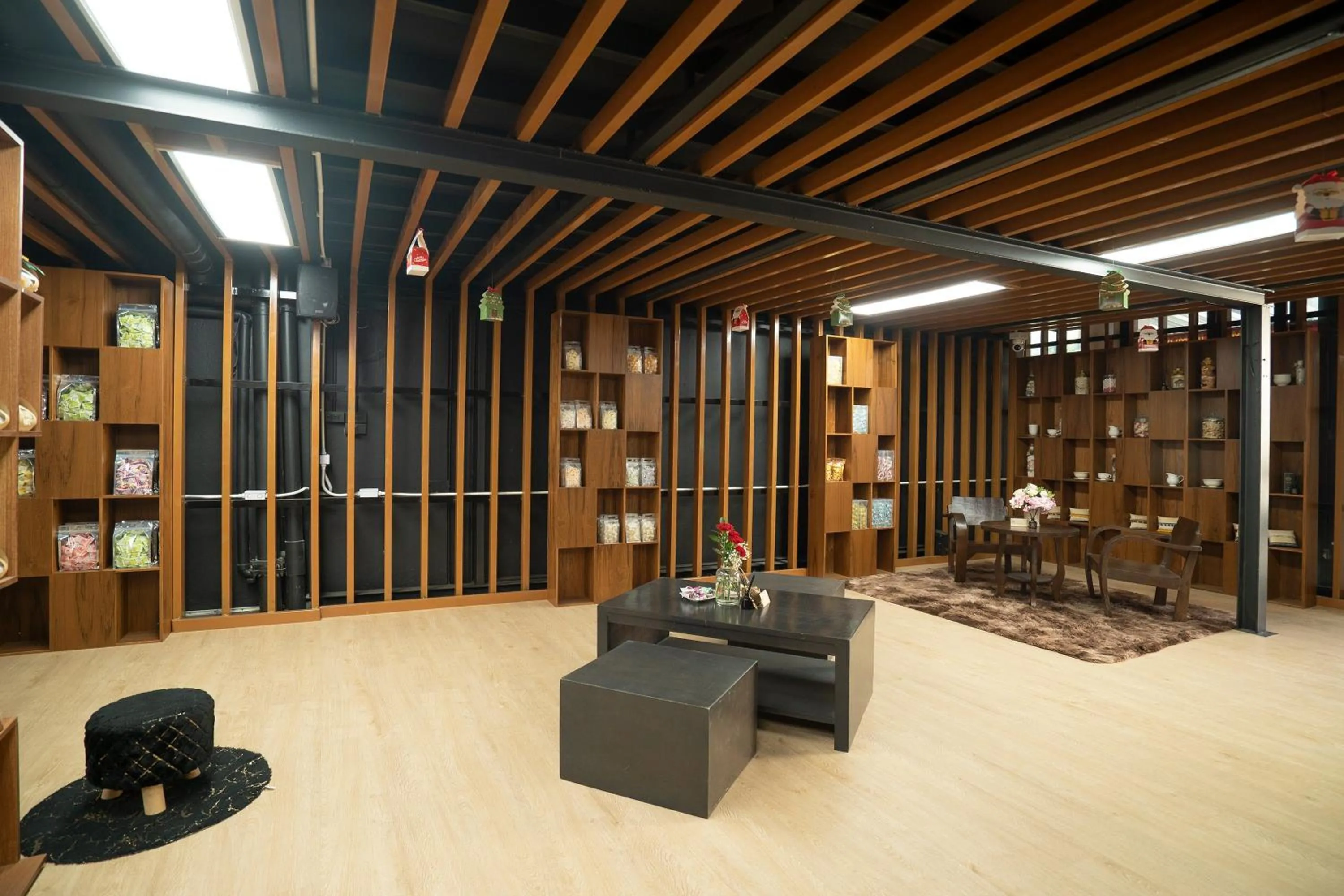 Seating area in The Sculpture