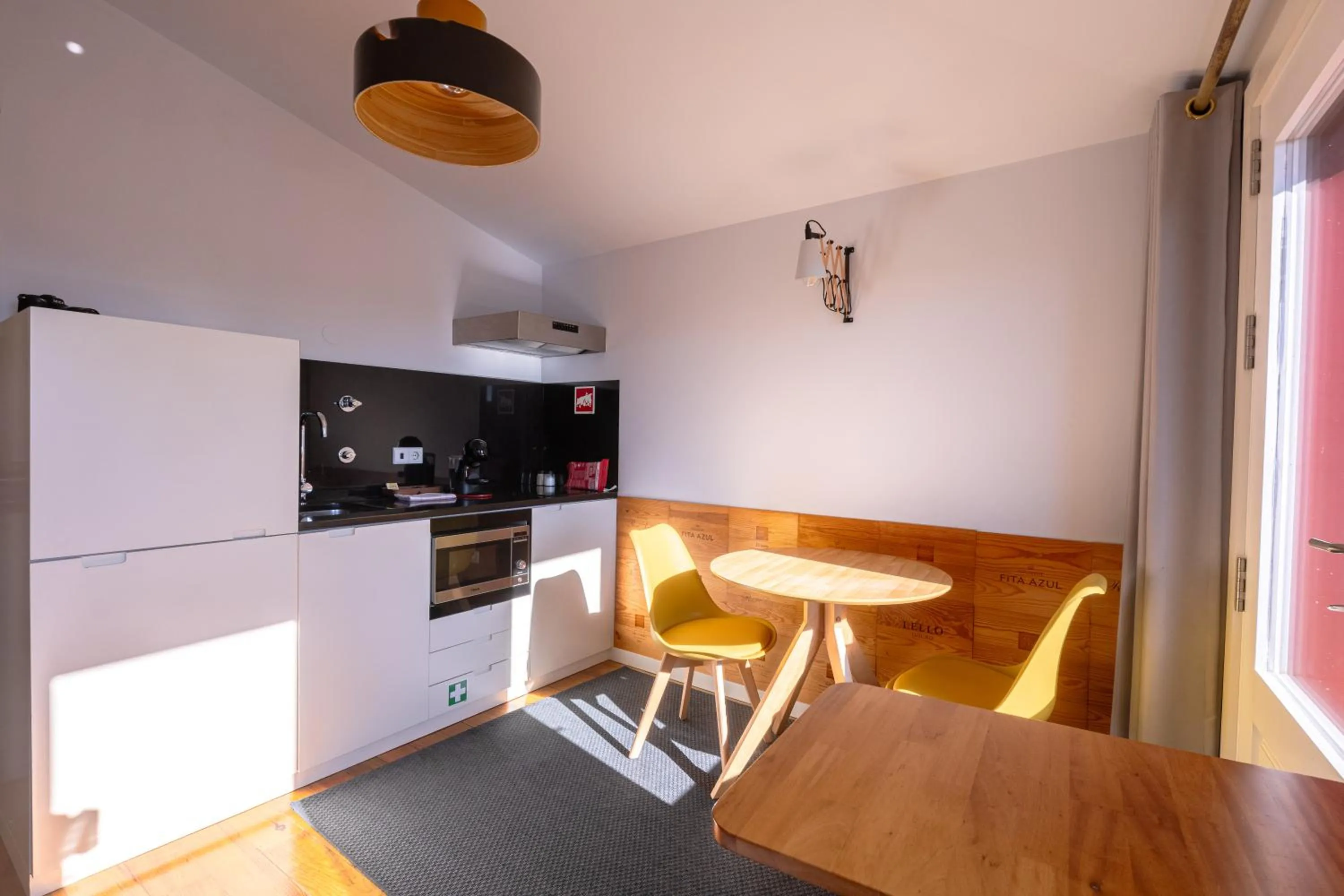 Kitchen or kitchenette in Oporto Trendy Apartments