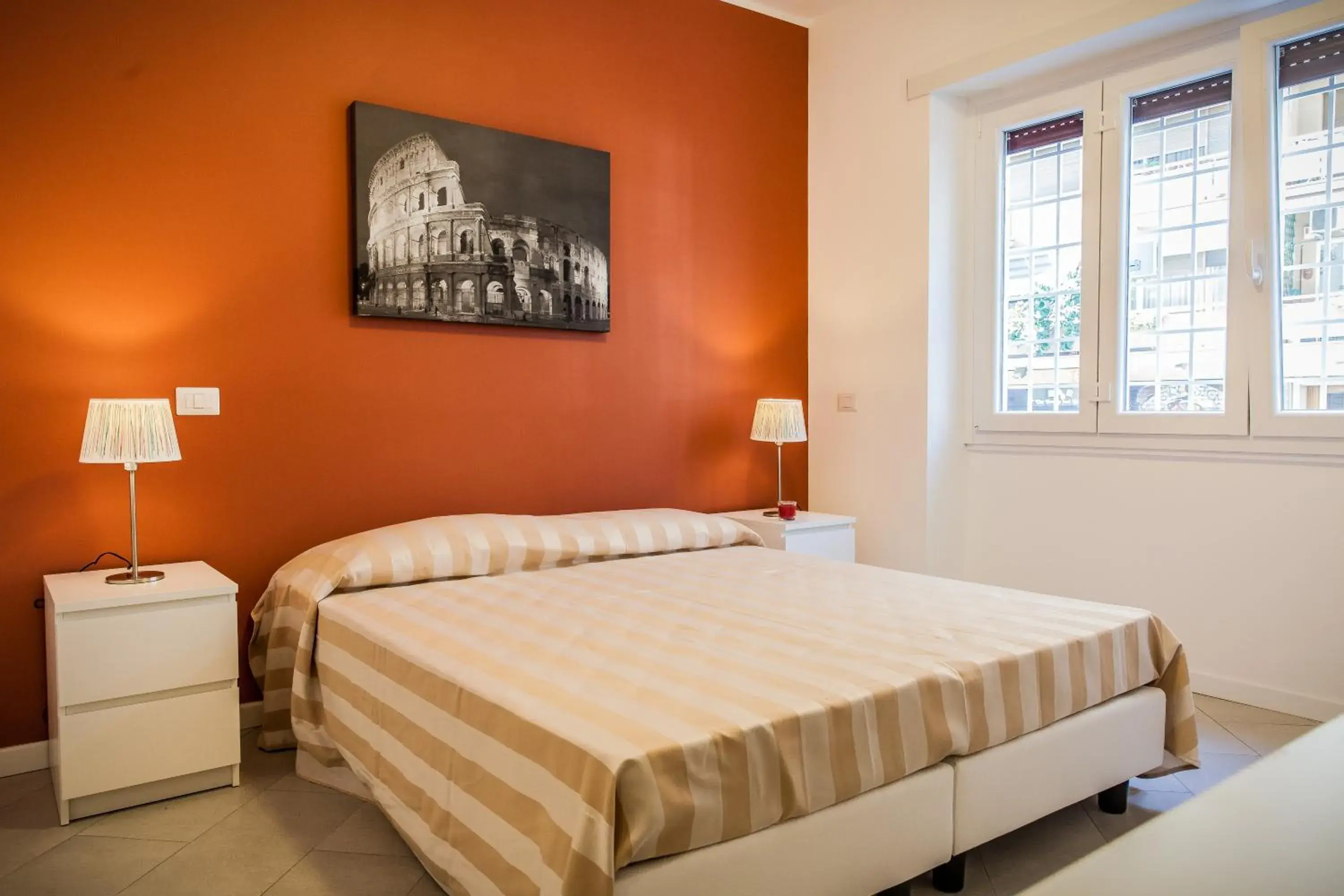 Double or Twin Room in Vatican Rooms Holiday in Rome Double or Twin Room in Vatican Rooms Holiday in Rome