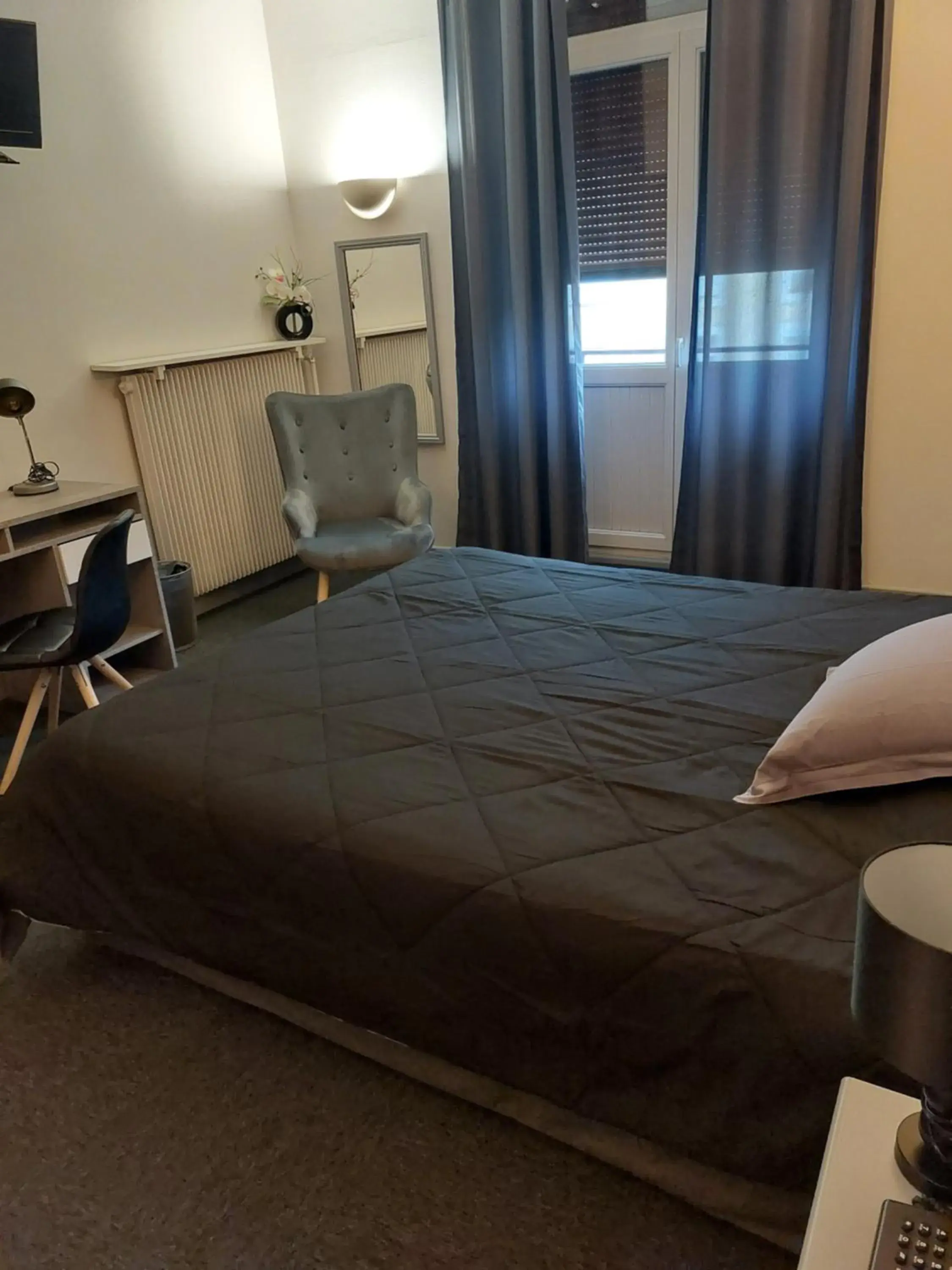 Standard Double Room - single occupancy in Le ROYAL Standard Double Room - single occupancy in Le ROYAL