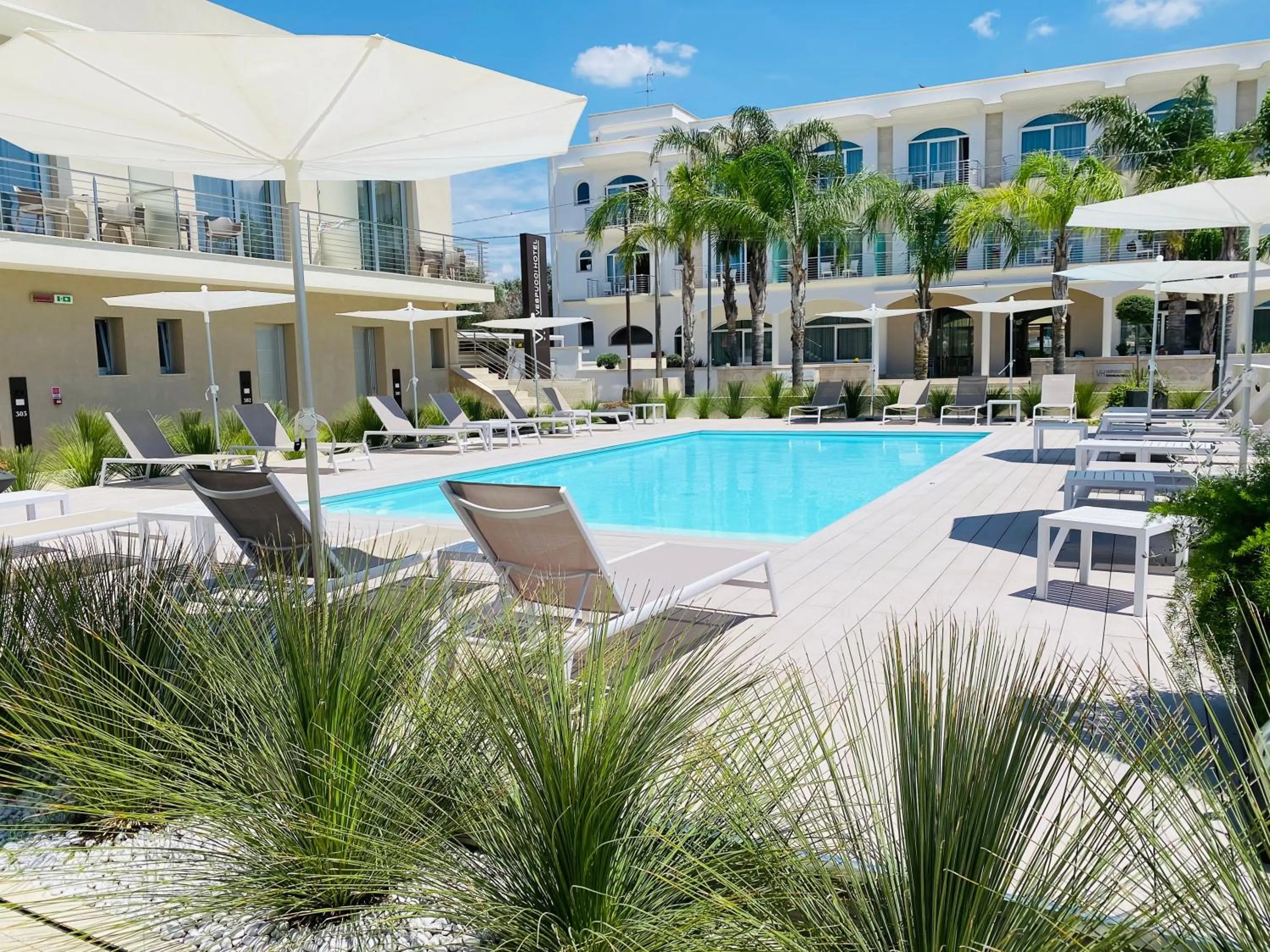 Swimming pool in Hotel Vespucci
