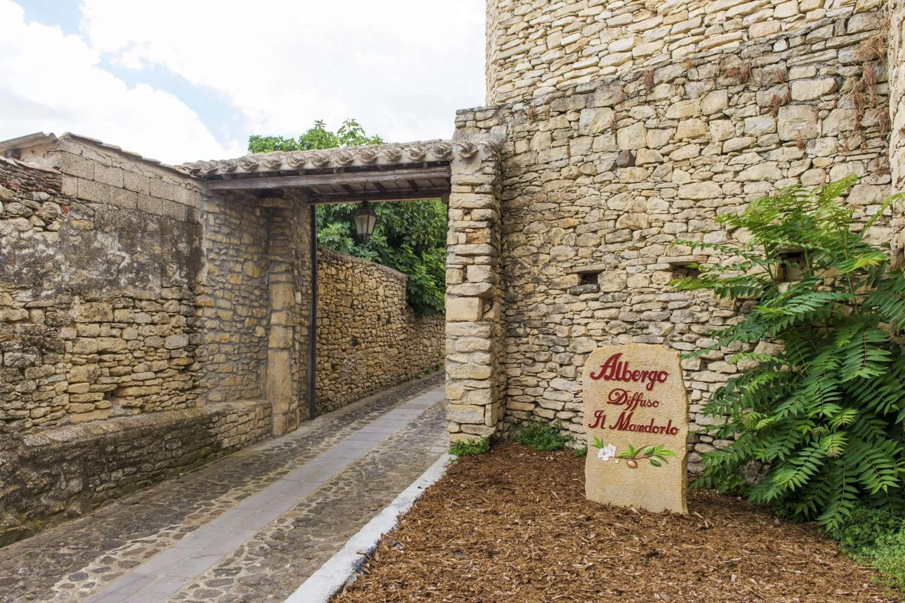 Facade/entrance in Albergo Diffuso Il Mandorlo