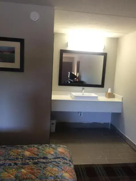 Double Room with Two Double Beds - Smoking in Lotus Inn and Suites Nashville Double Room with Two Double Beds - Smoking in Lotus Inn and Suites Nashville