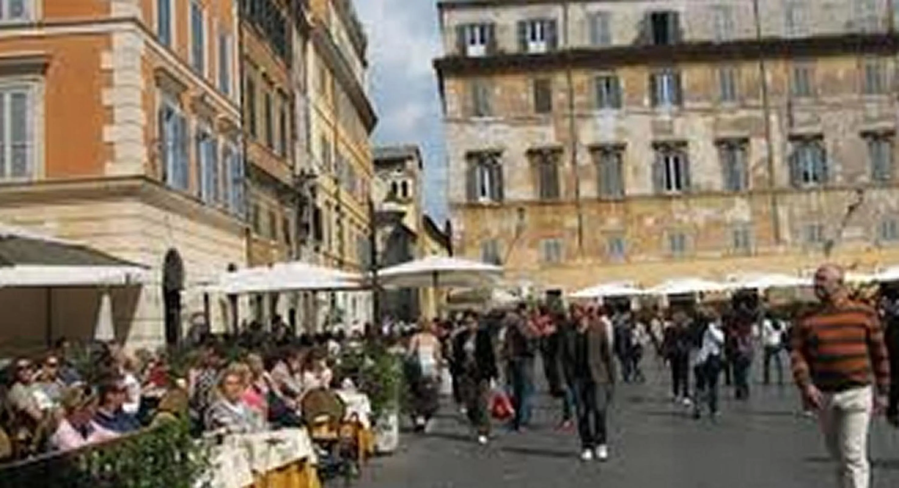Patio in Gio' Suites