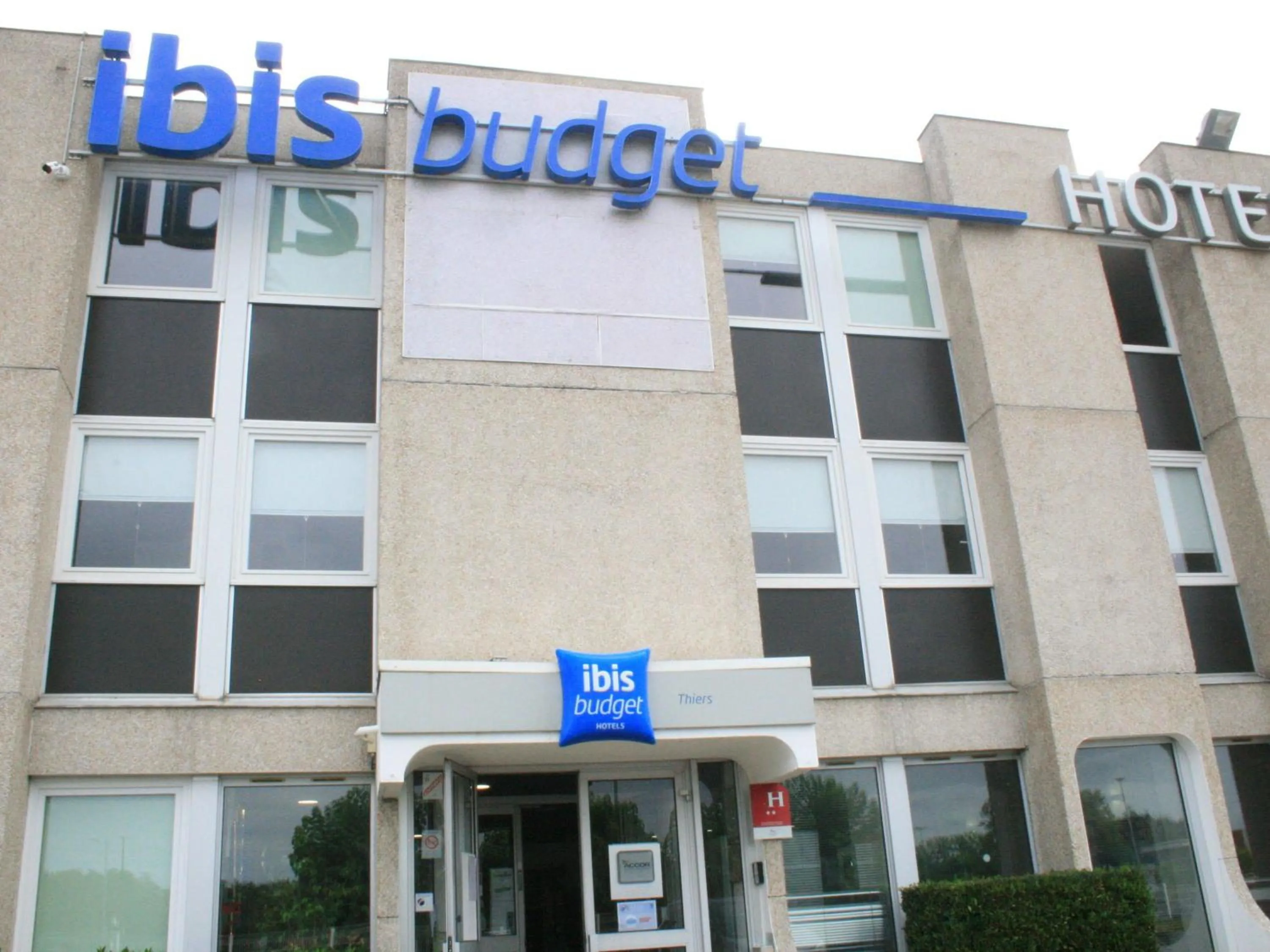 Property building in ibis Budget Thiers