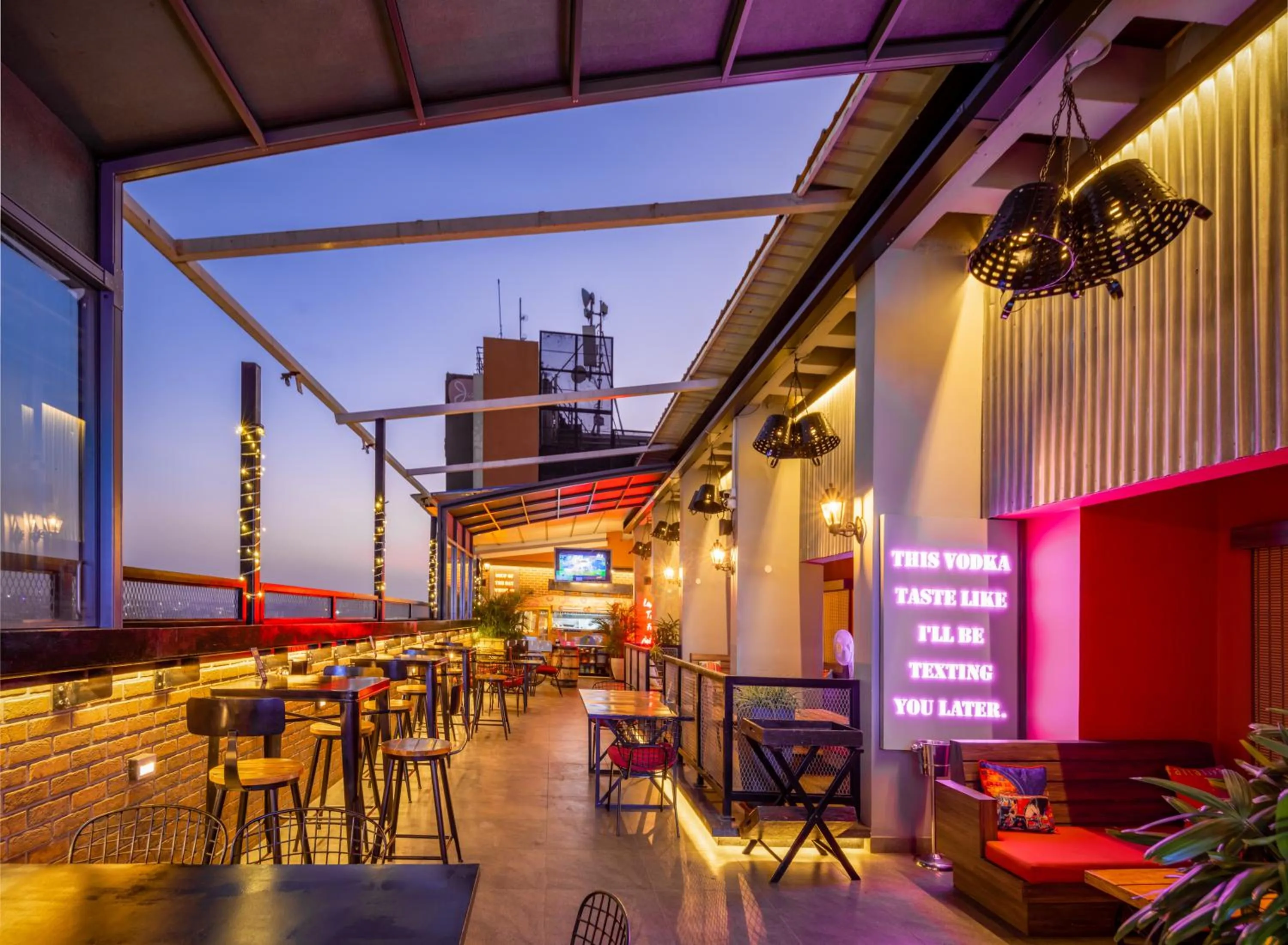 Lounge or bar in ibis Bengaluru City Centre - An Accor Brand