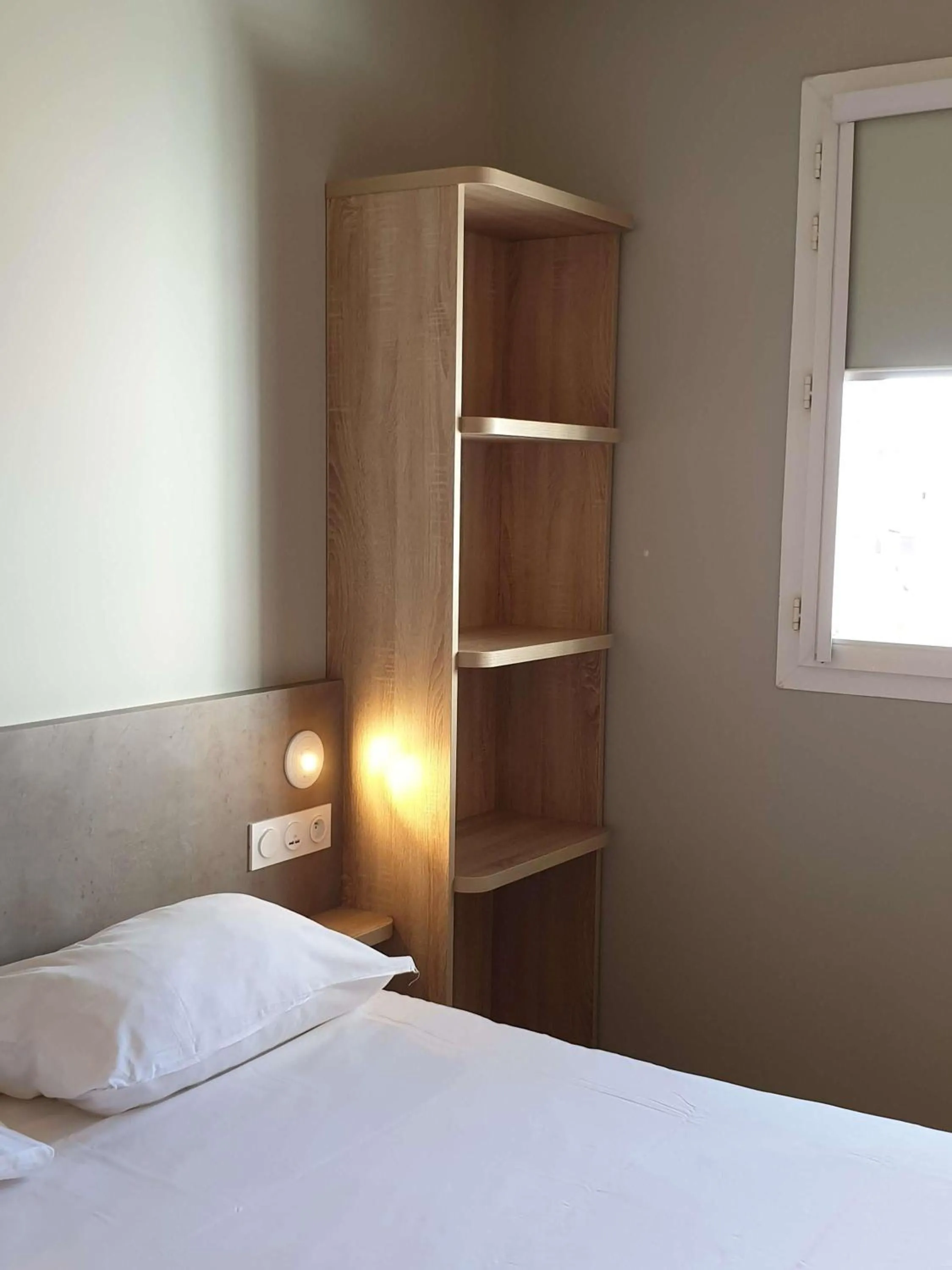 Bedroom, Bed in ibis budget Ciboure St-Jean-Luz