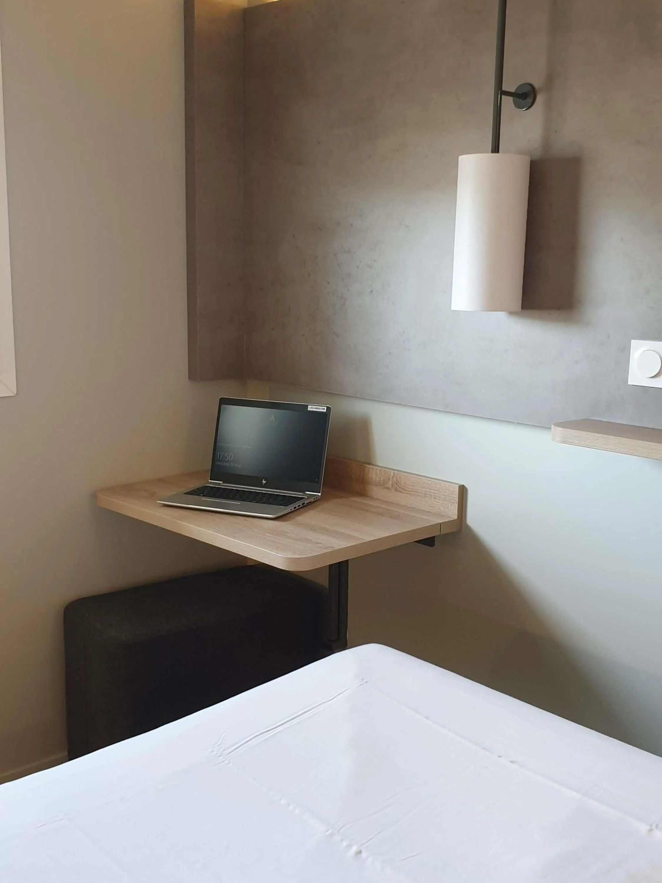 Bedroom, Bed in ibis budget Ciboure St-Jean-Luz