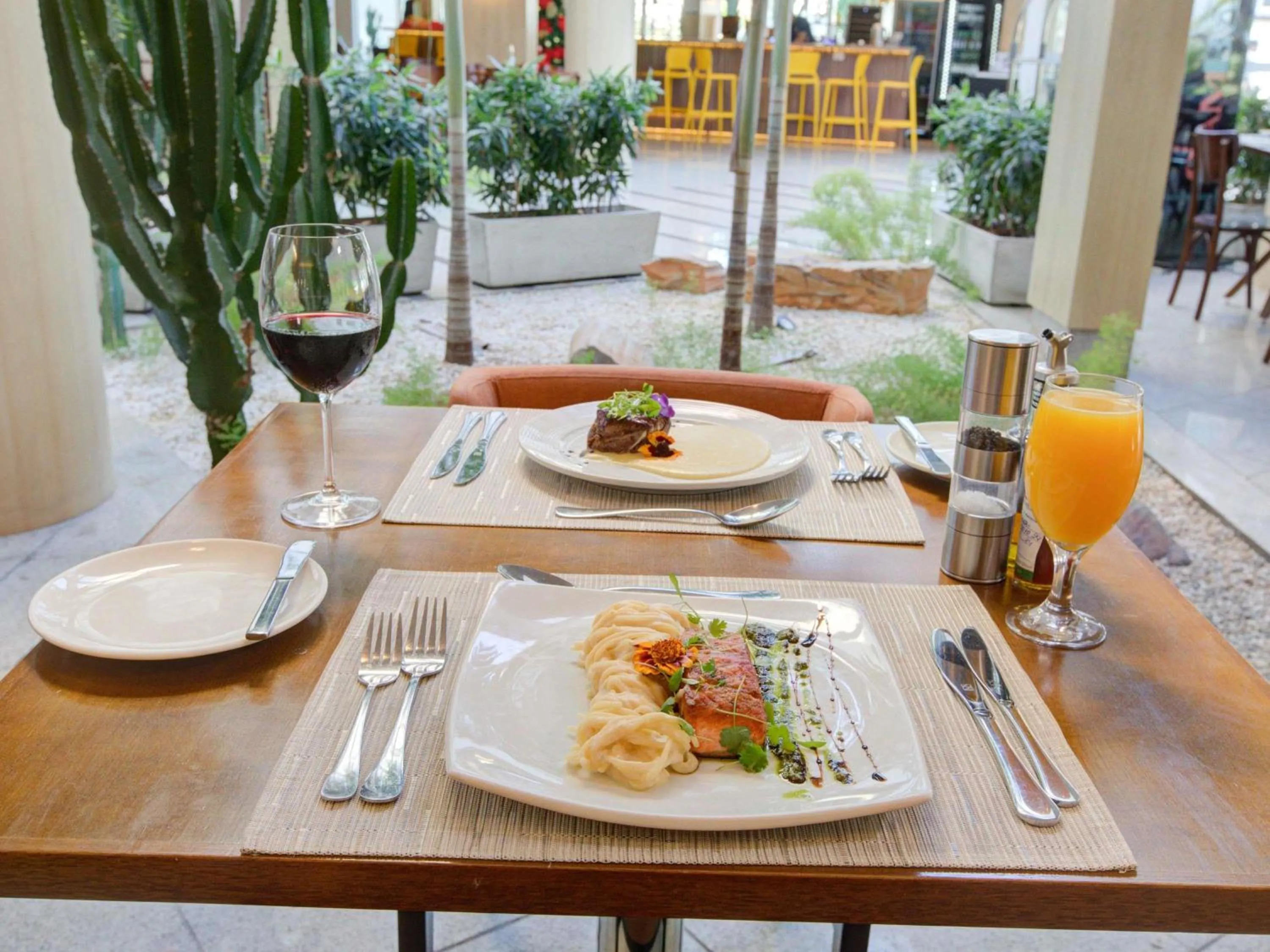 Restaurant/places to eat in Mercure Rio de Janeiro Barra da Tijuca