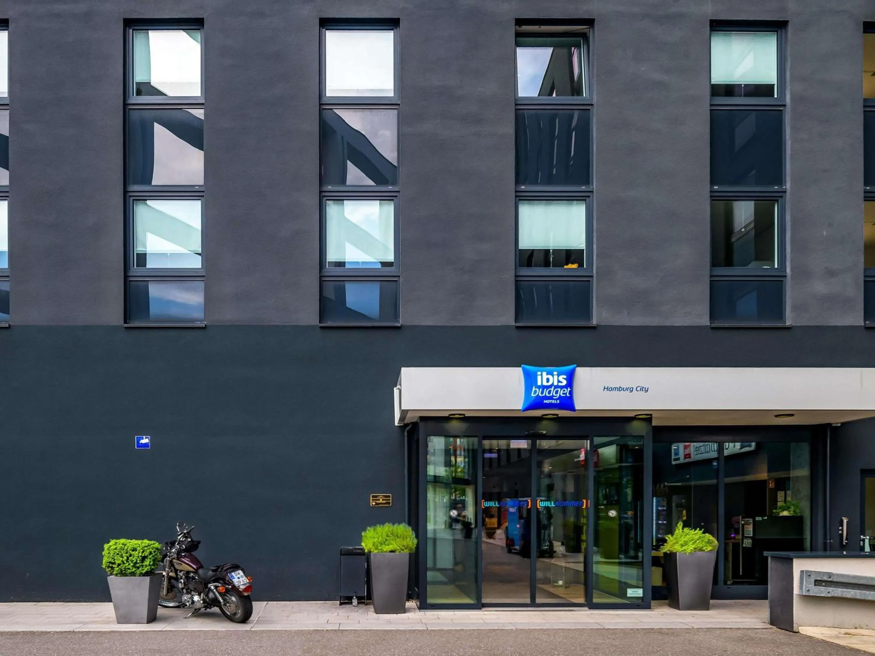 Property building in ibis budget Hamburg City