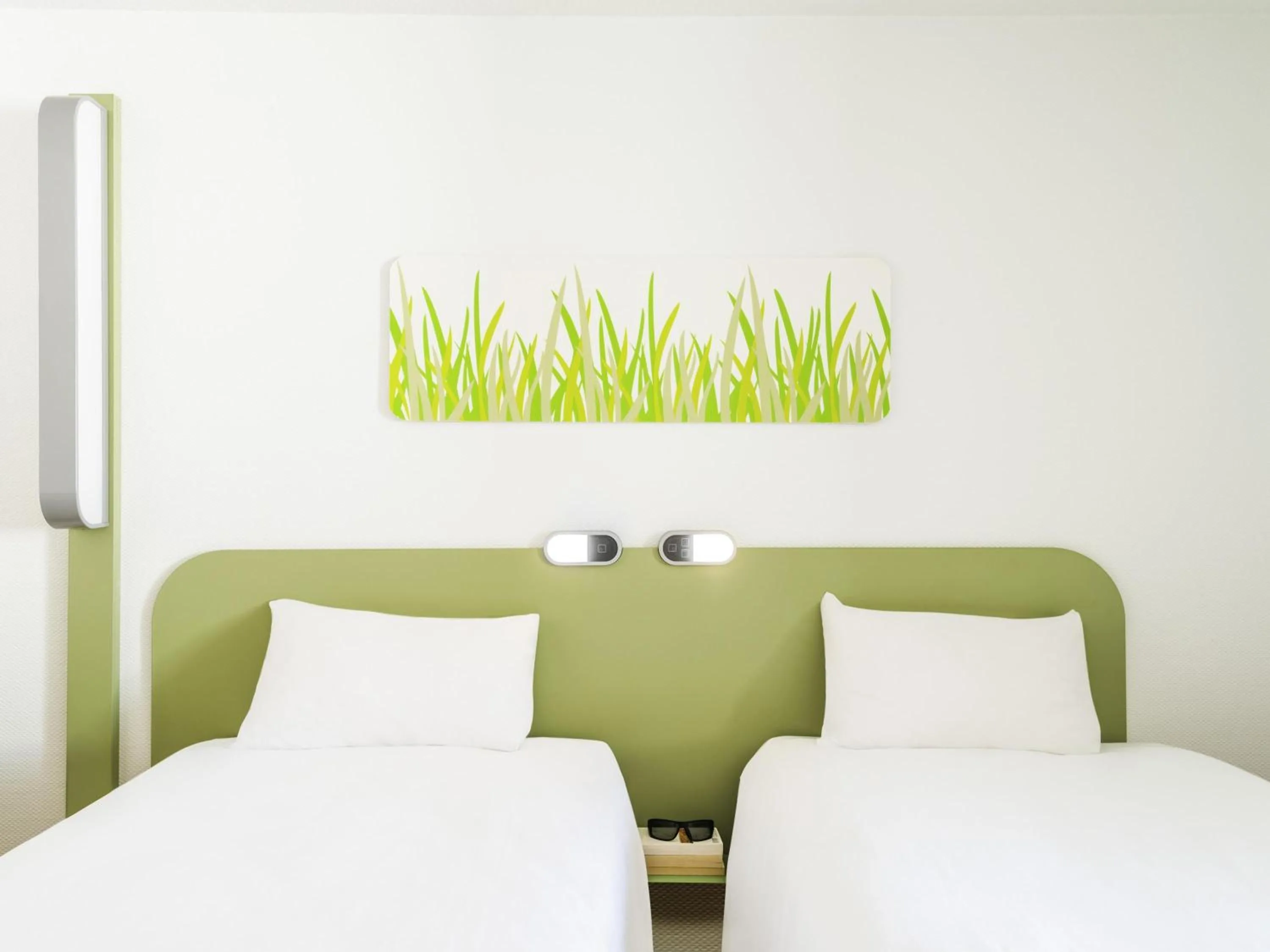 Bedroom, Bed in ibis budget Hamburg City