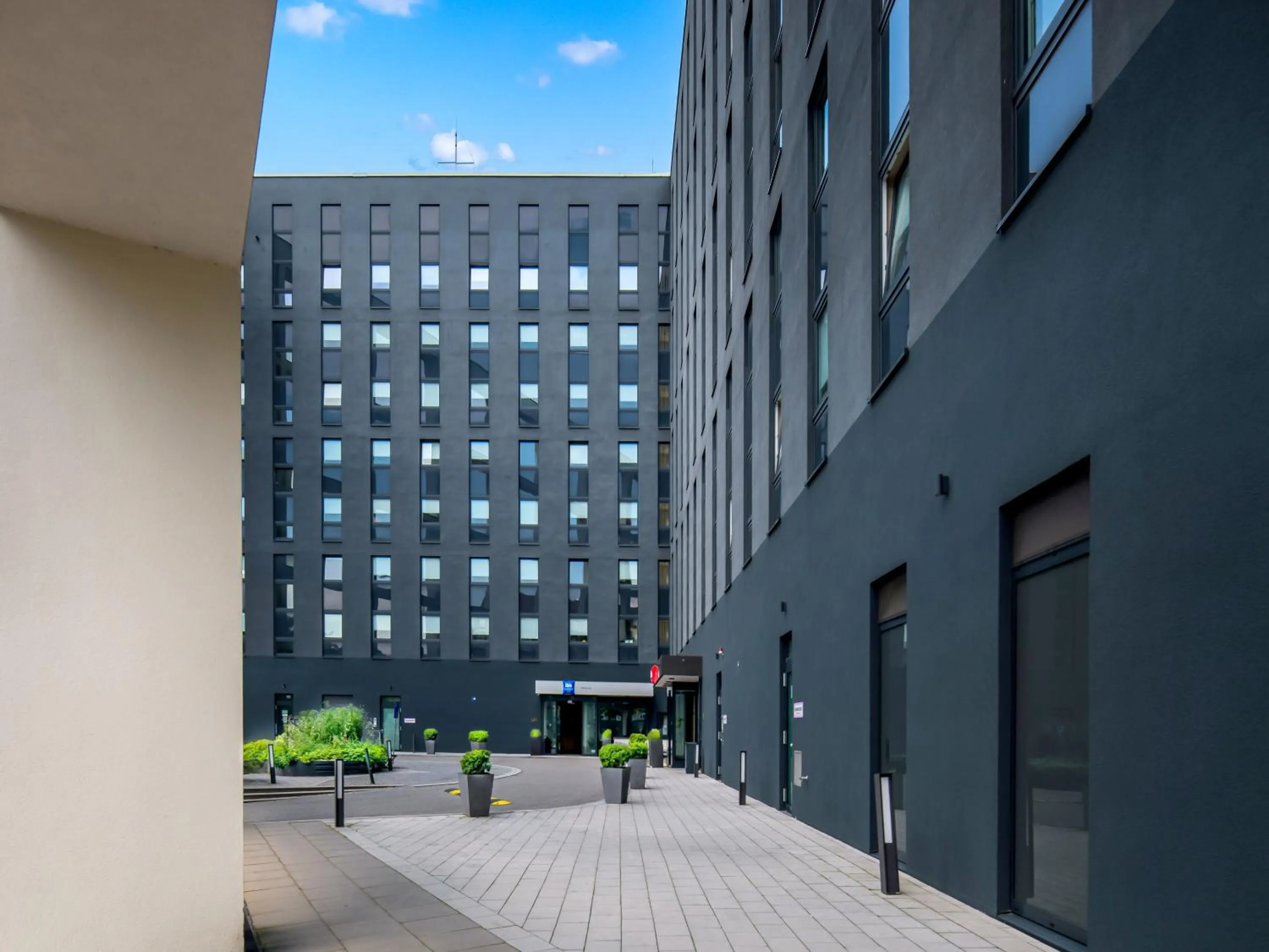 Property building in ibis budget Hamburg City