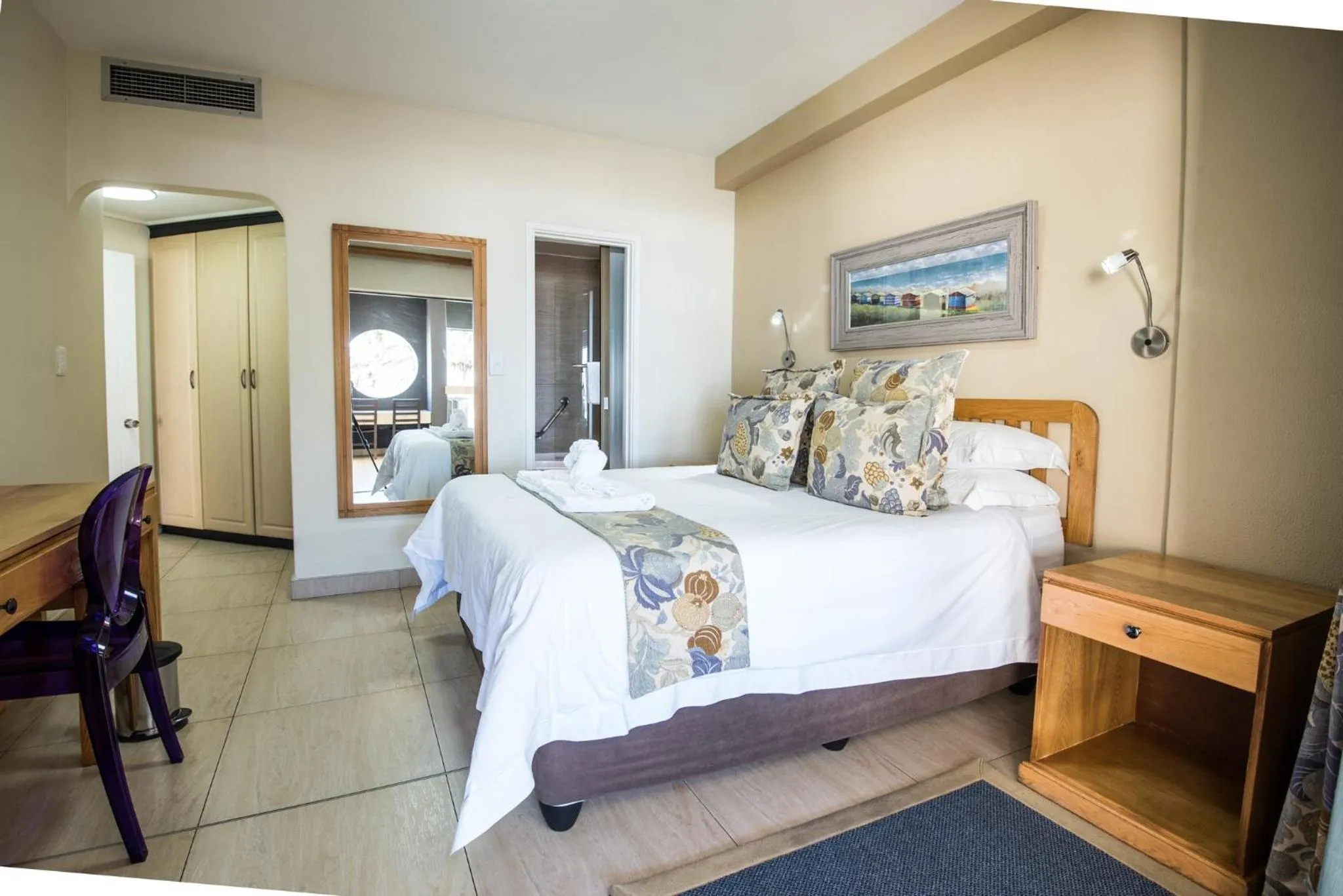 Bedroom, Bed in First Group Margate Sands