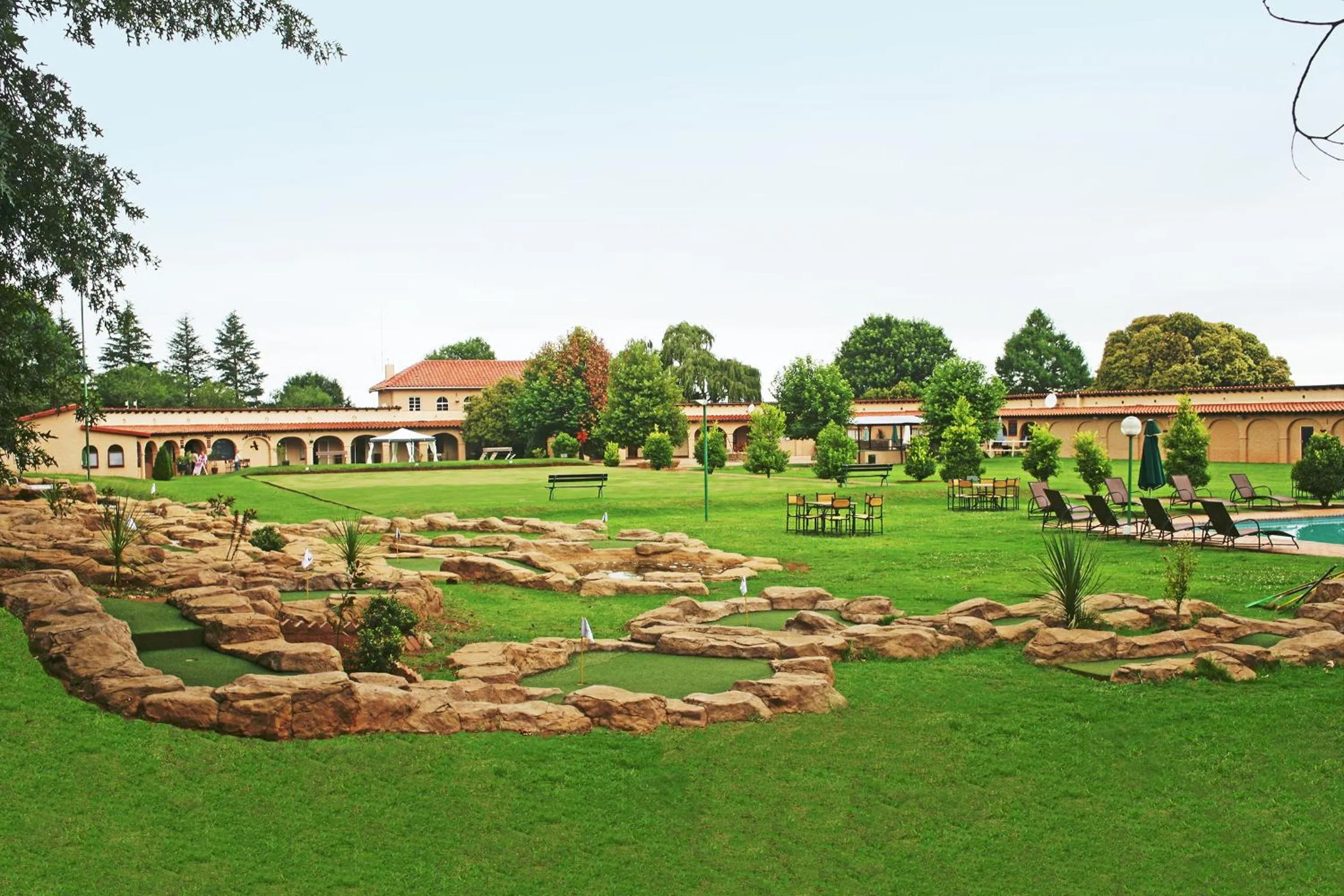 Minigolf in First Group Midlands Saddle and Trout