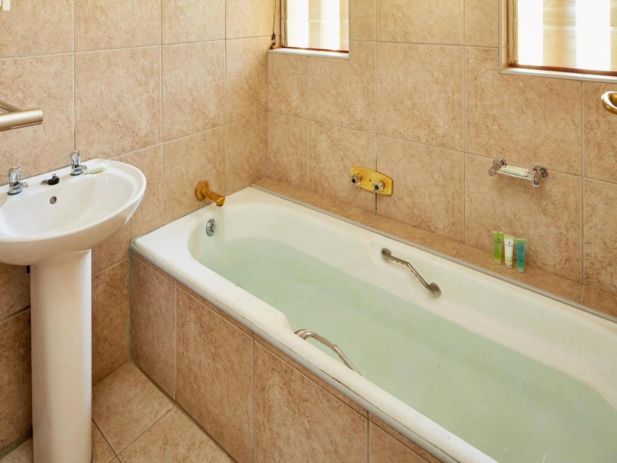 Bathroom in First Group Midlands Saddle and Trout