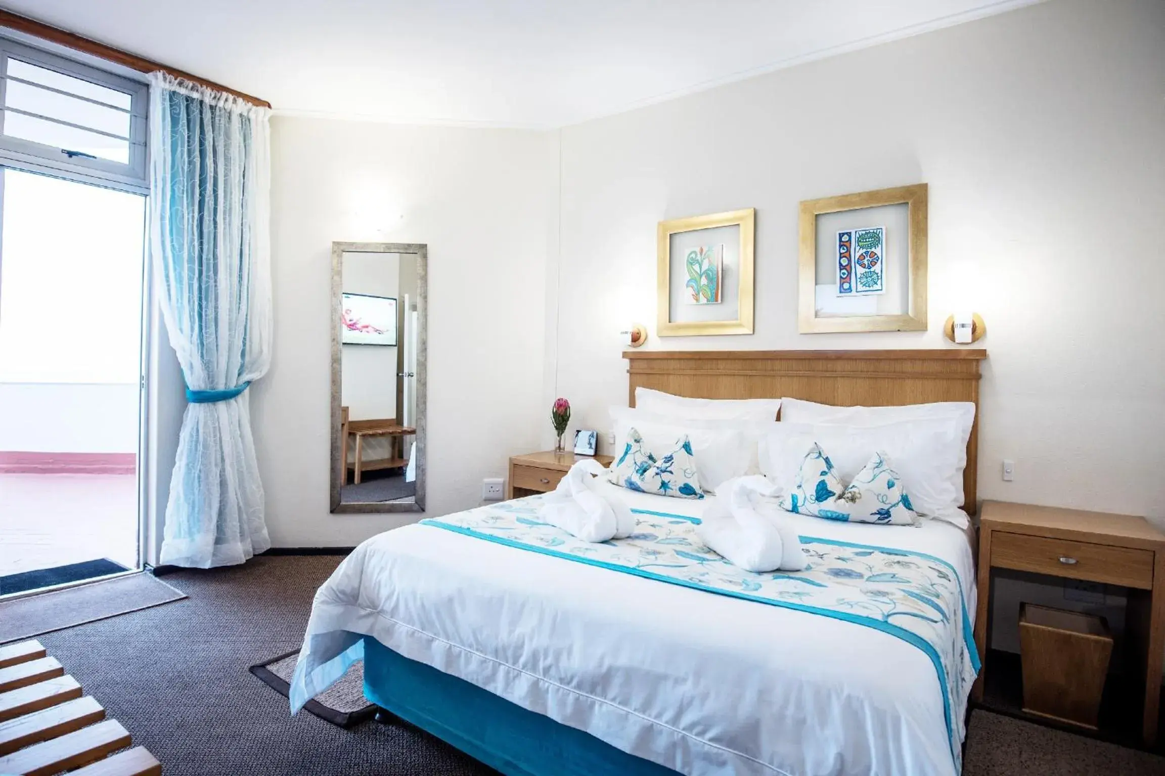 2 Bedroom Apartment with Sea View in First Group La Cote D'Azur 2 Bedroom Apartment with Sea View in First Group La Cote D'Azur