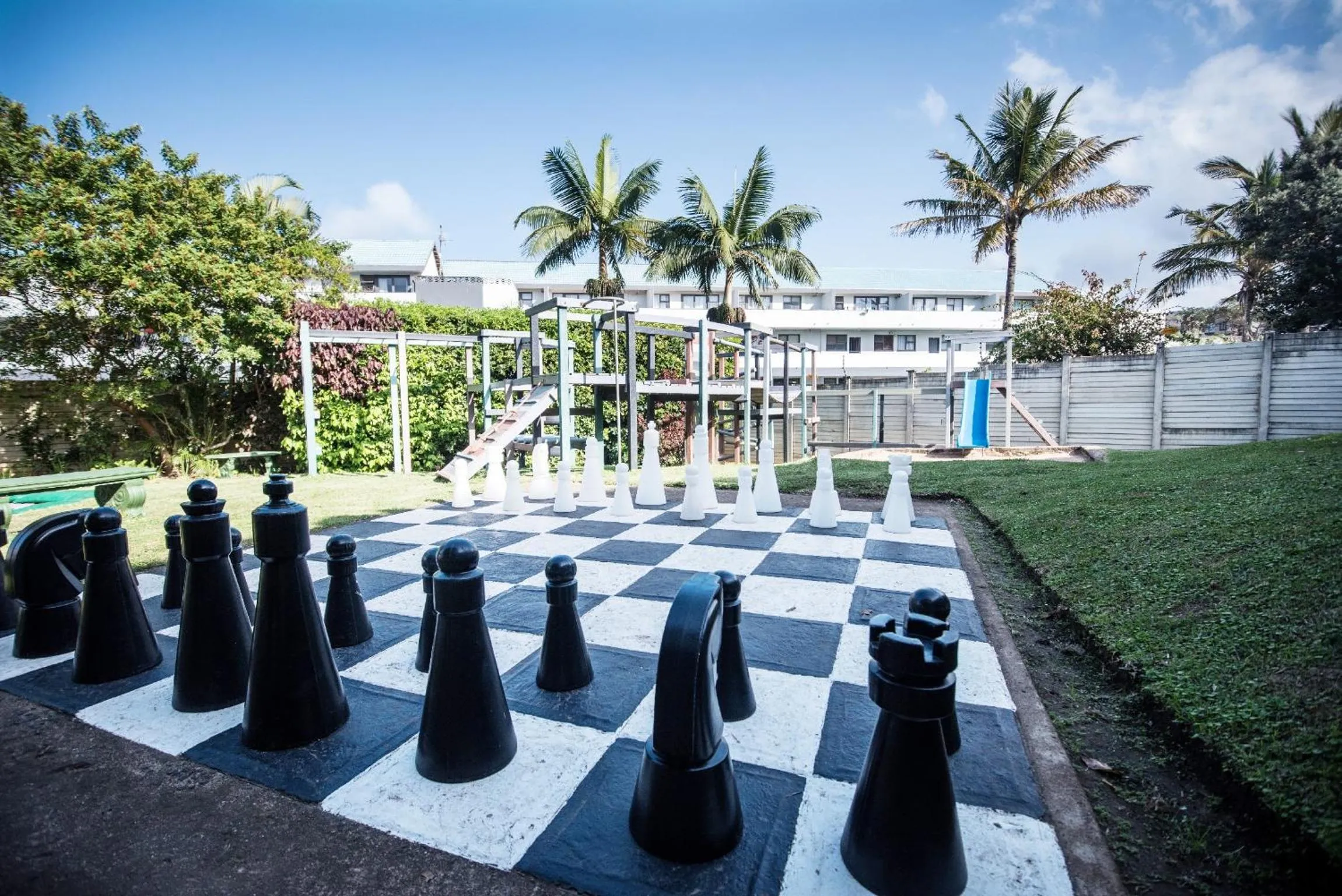 Entertainment in First Group La Cote D'Azur