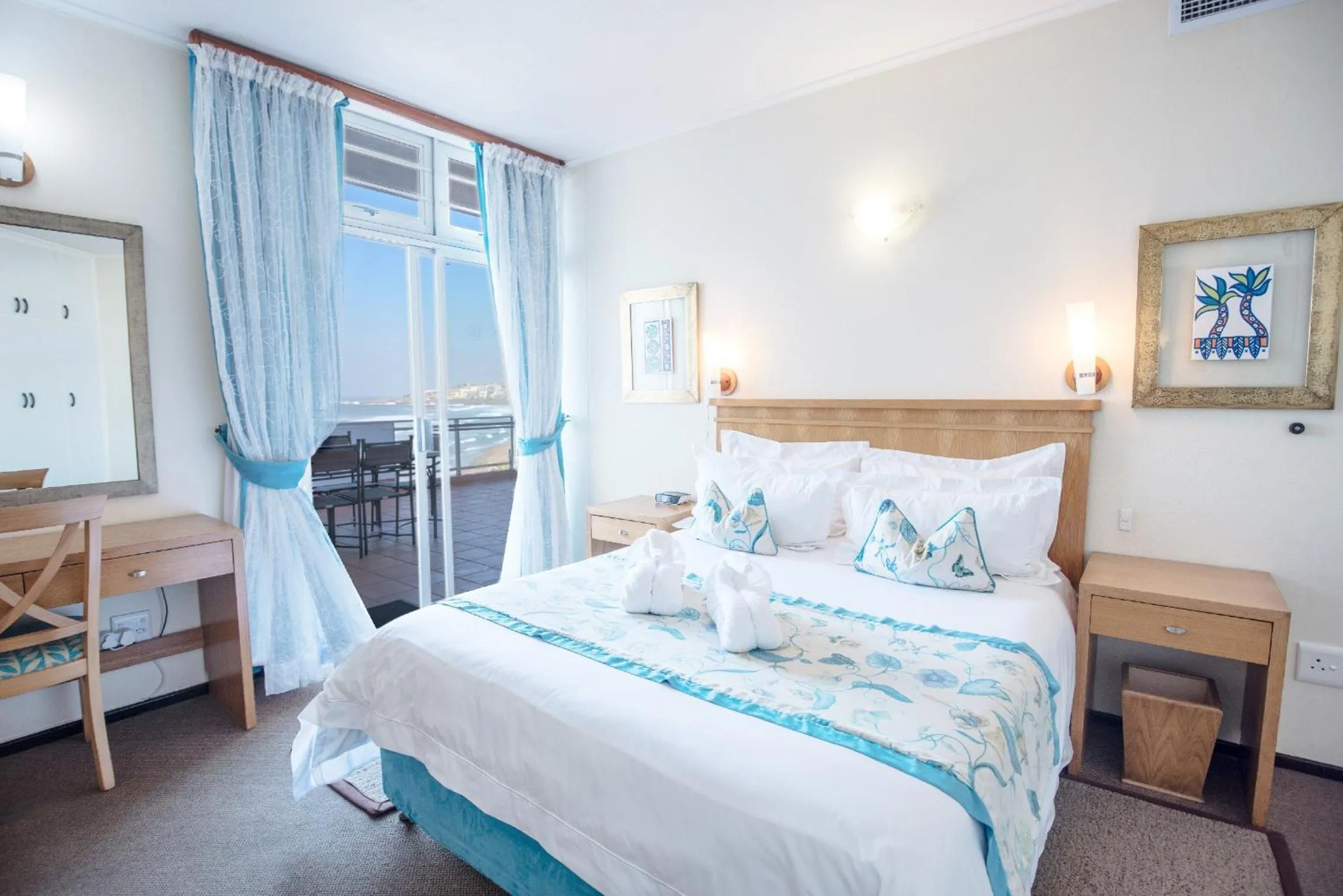 Bed in First Group La Cote D'Azur