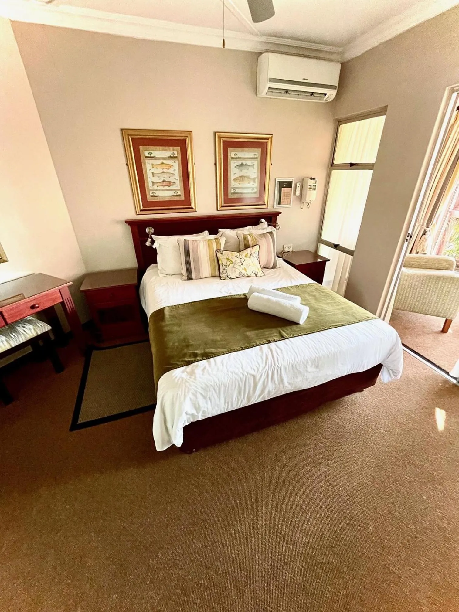 Bedroom, Bed in Perna Perna Lodge St Lucia