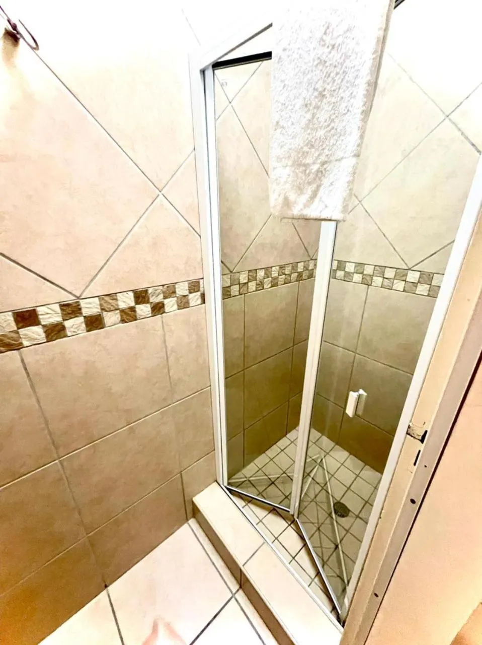 Shower in Perna Perna Lodge St Lucia