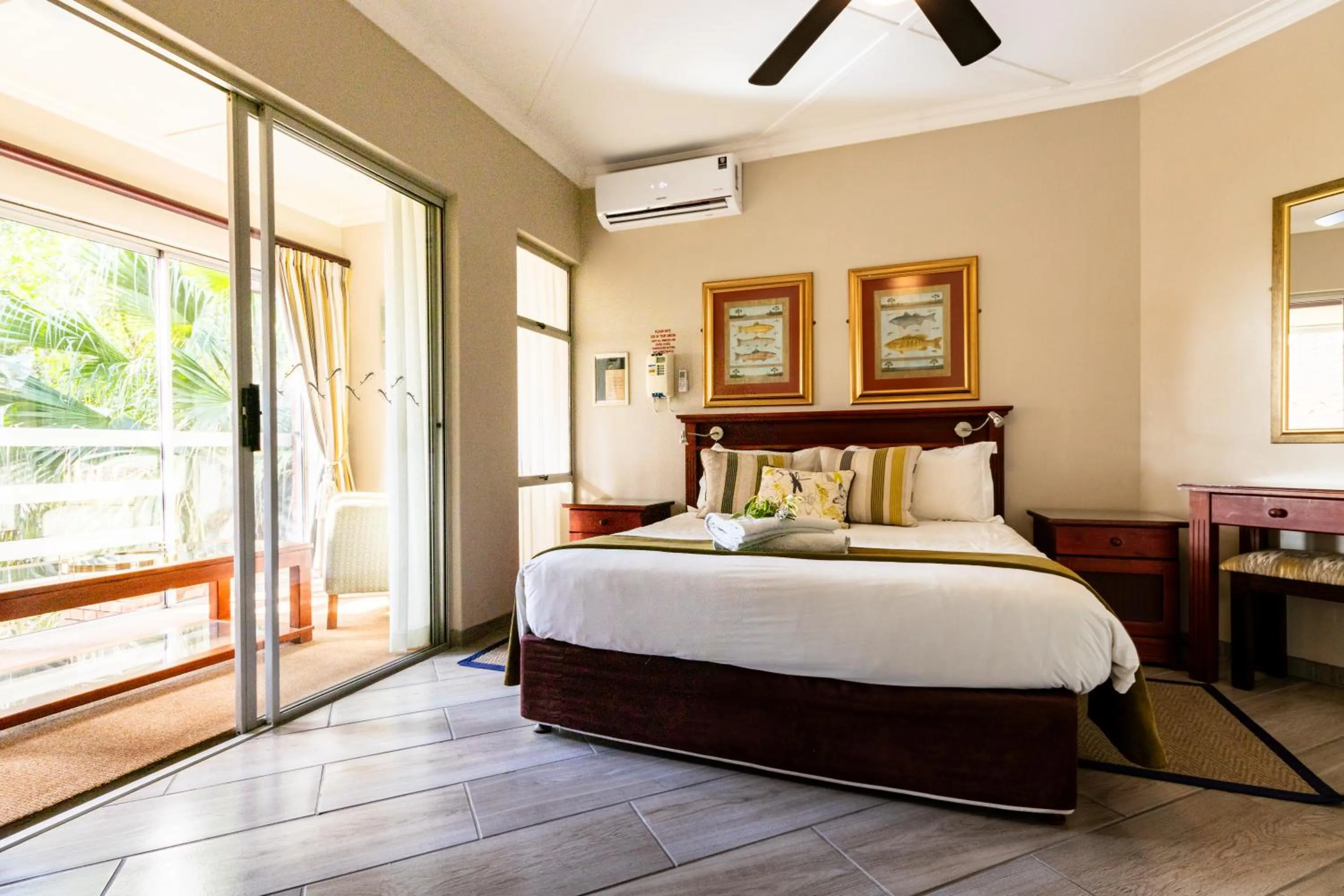 Bed in Perna Perna Lodge St Lucia