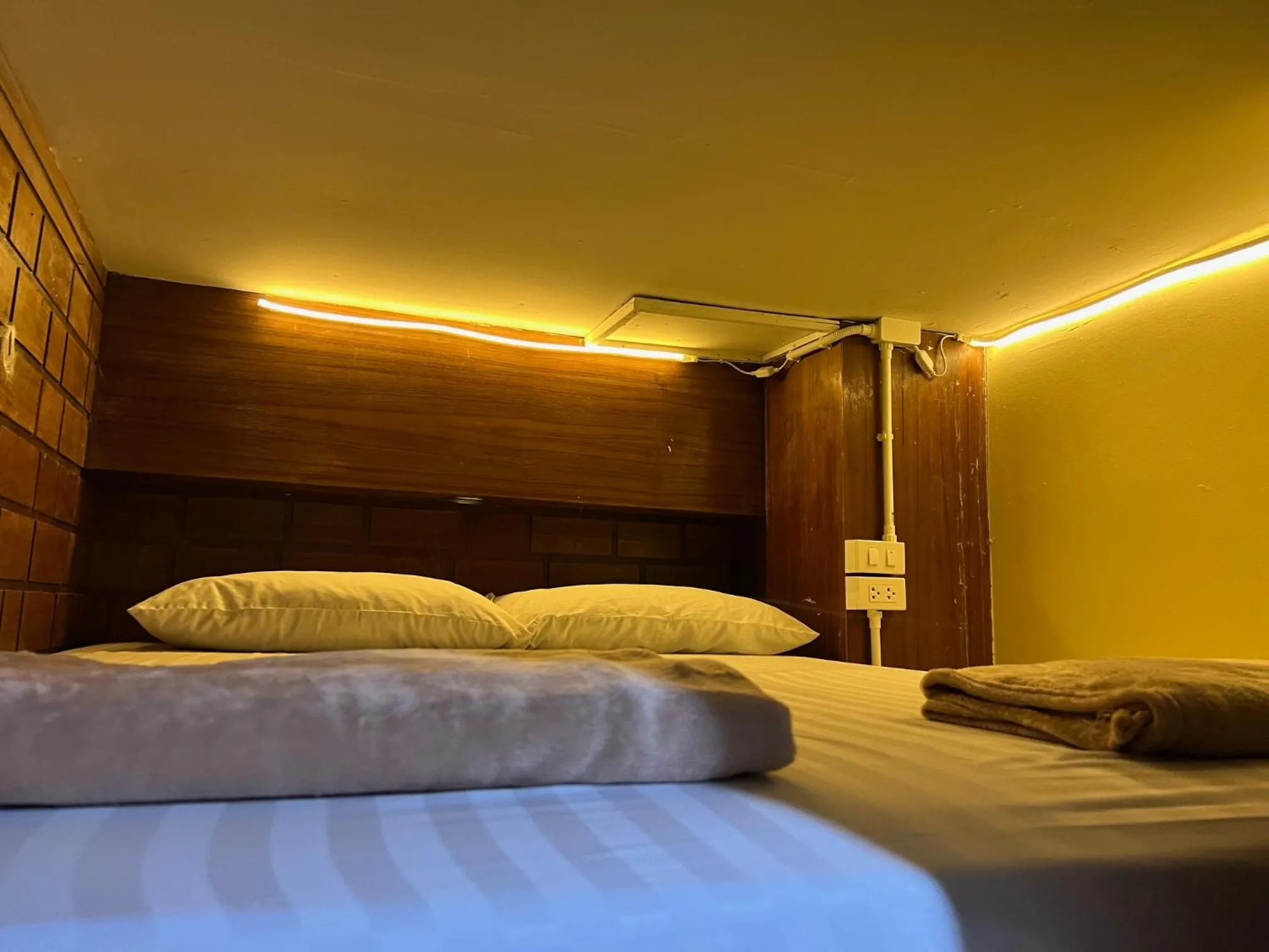 Bedroom, Bed in LONGDOO Hostel