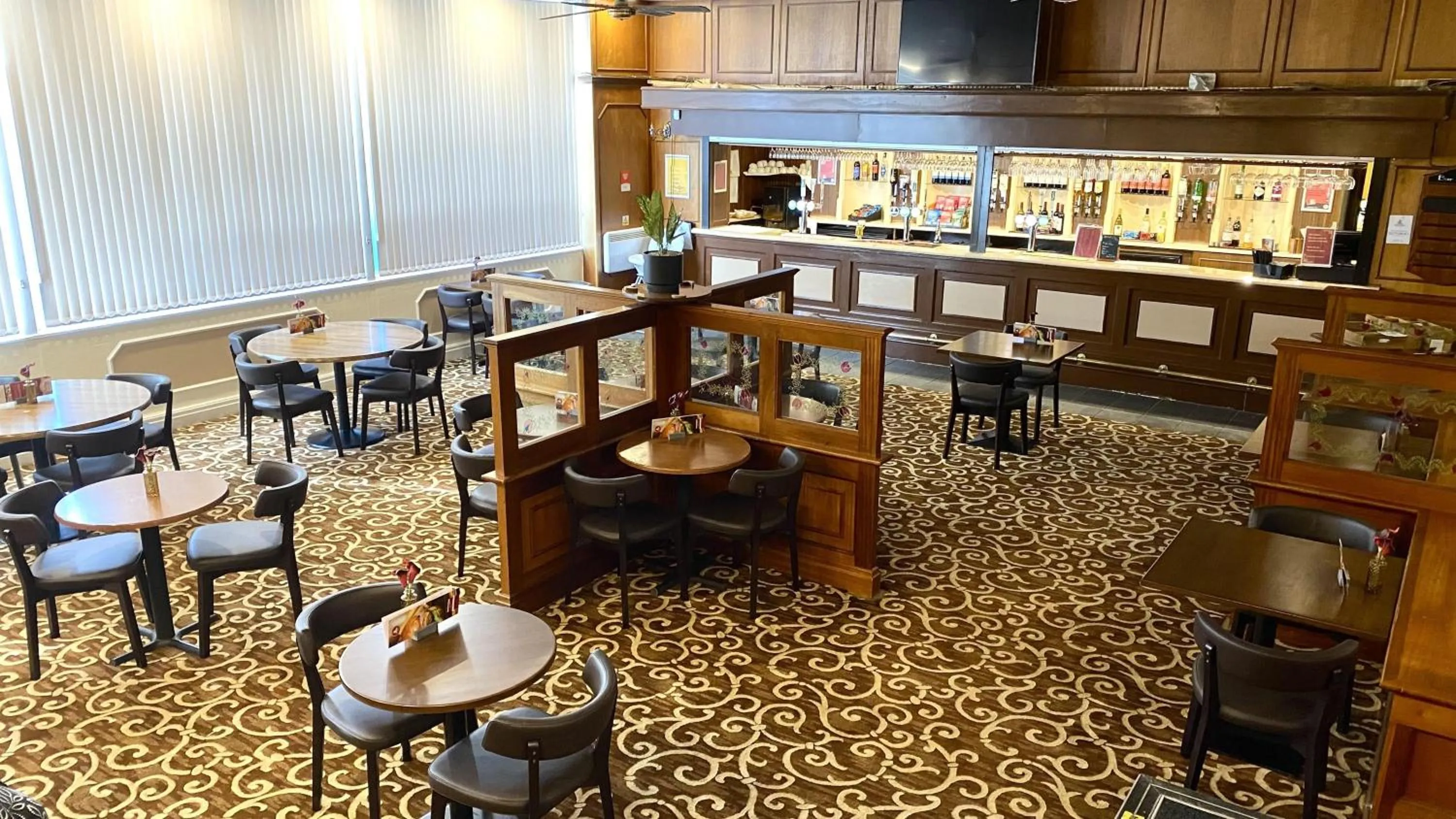 Lounge or bar in Russ Hill Hotel