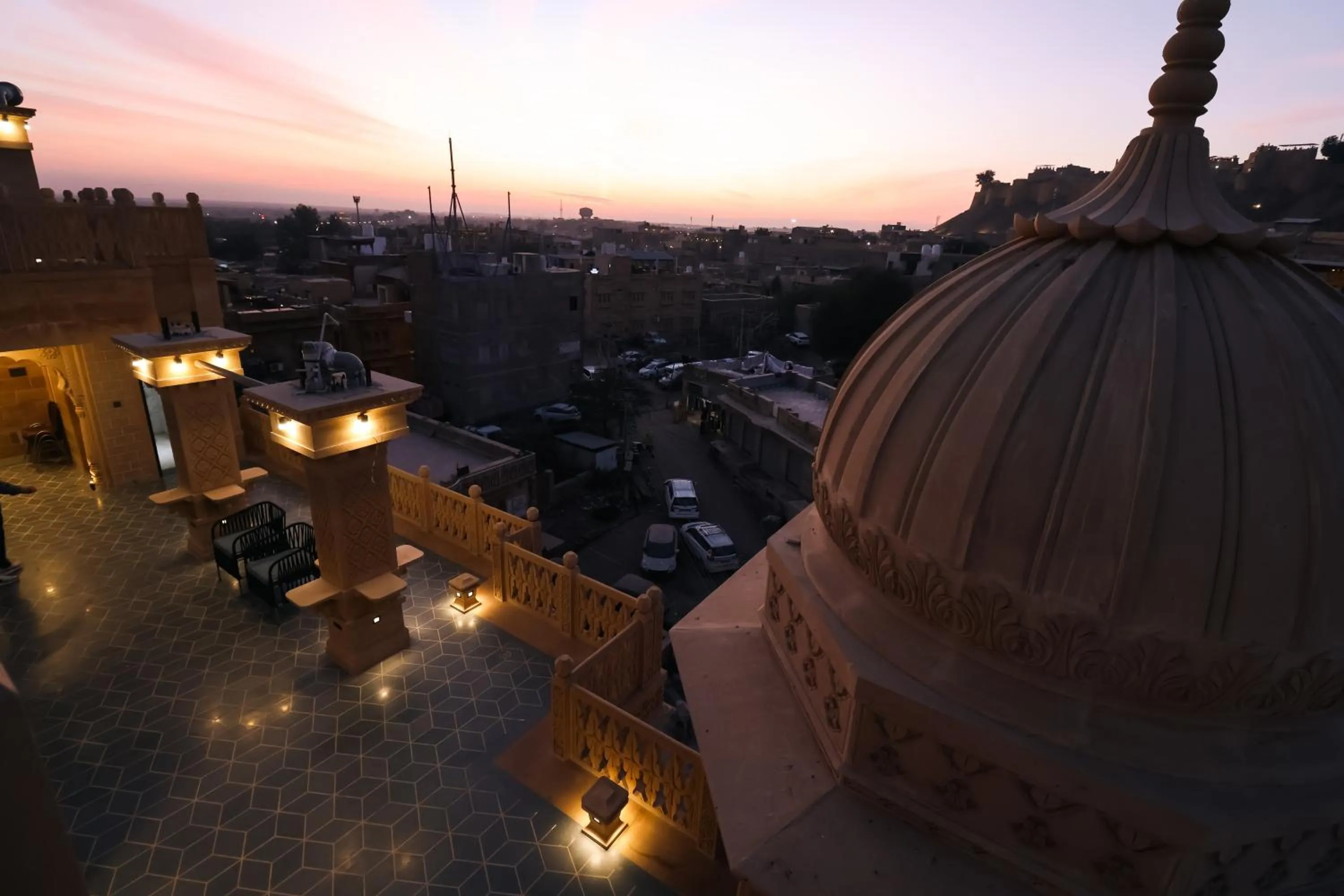 Night in Guulab Haveli - Opp Fort