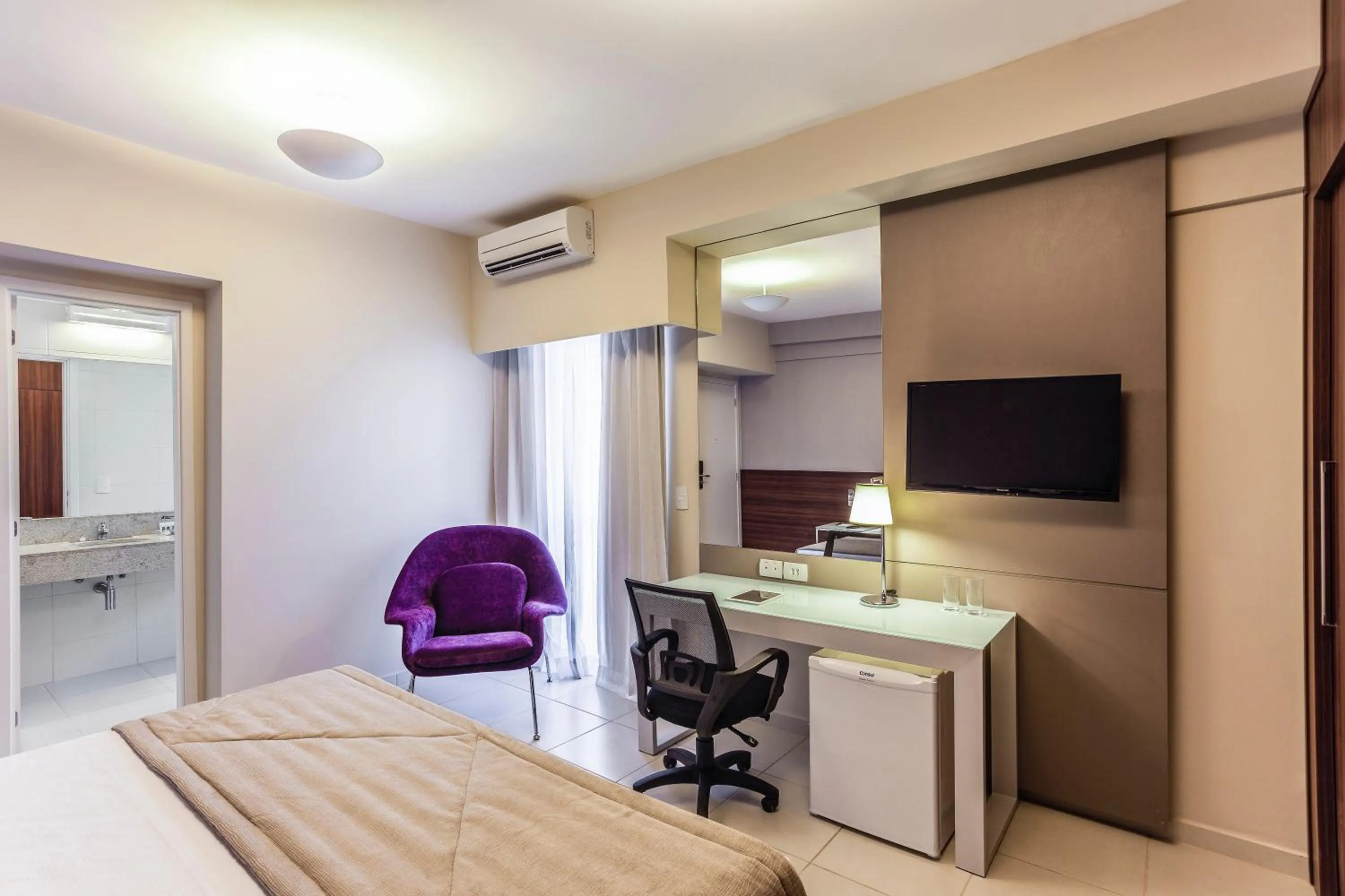 TV and multimedia, Bed in Blue Tree Towers Bauru