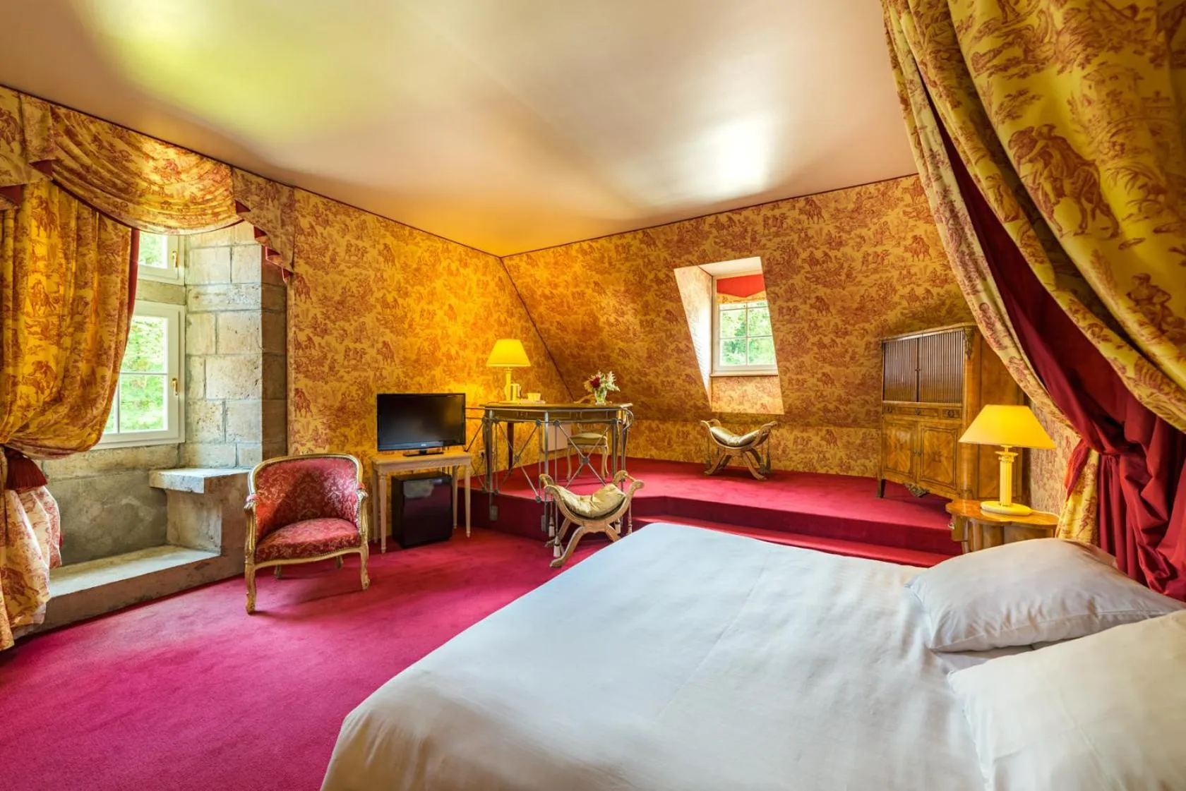 Bed in Château de Bournel