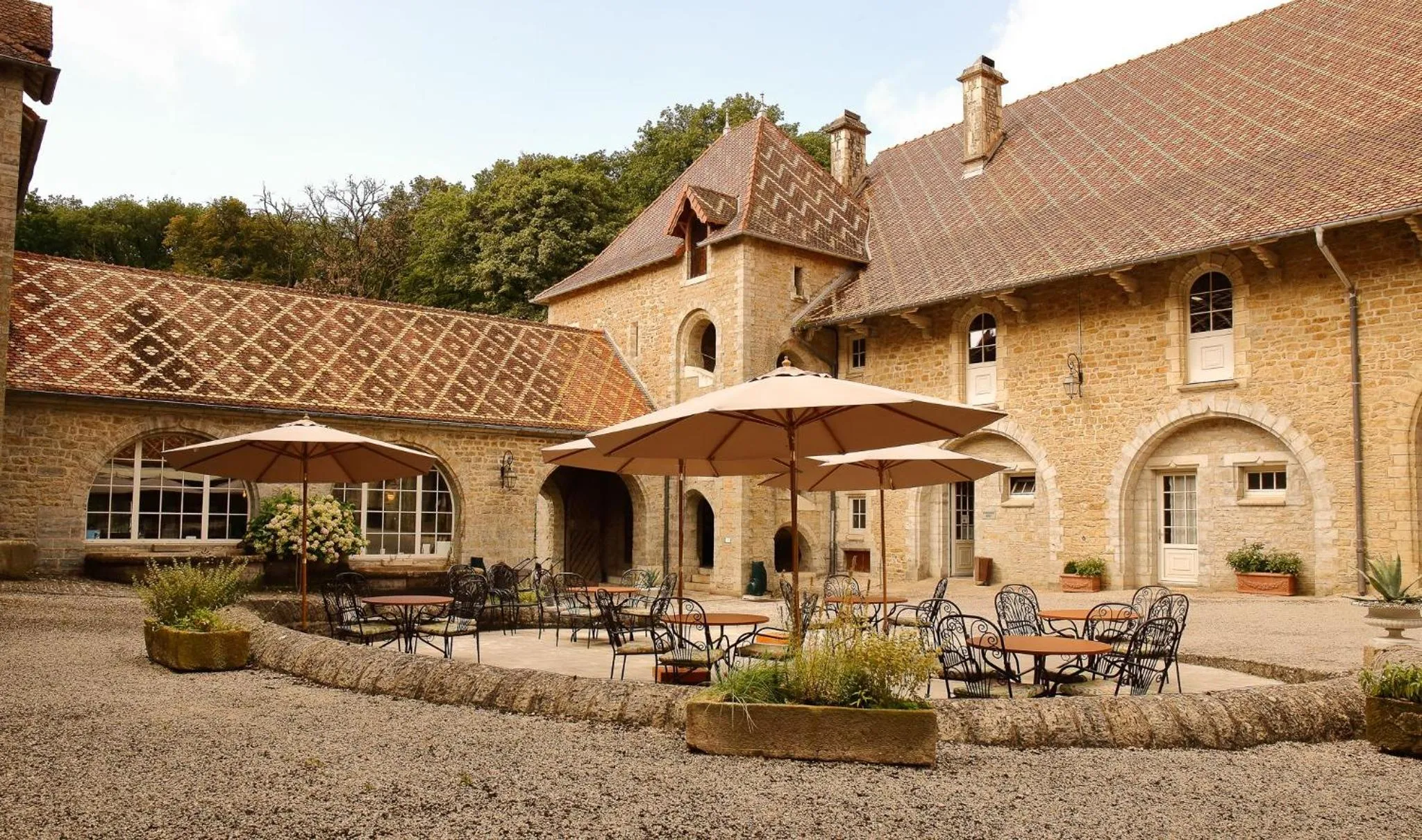 Restaurant/places to eat in Château de Bournel