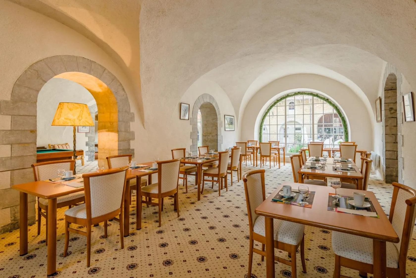 Restaurant/places to eat in Château de Bournel
