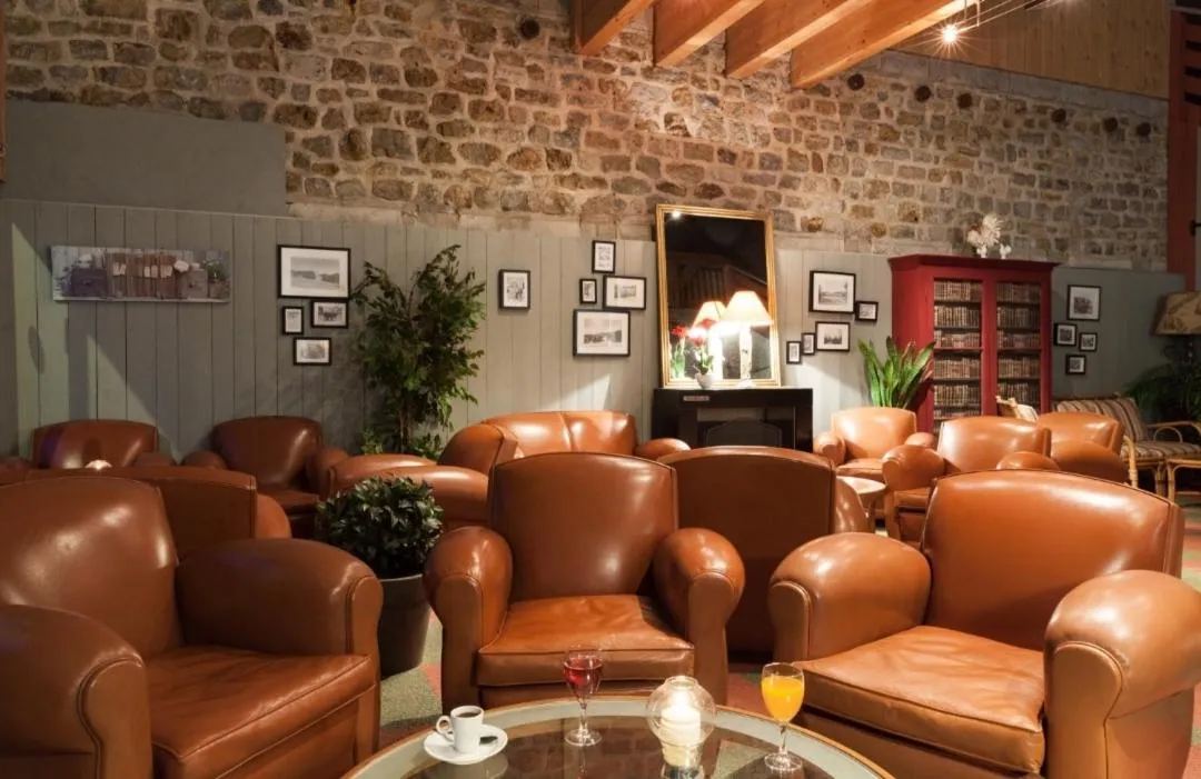 Restaurant/places to eat in Château de Bournel