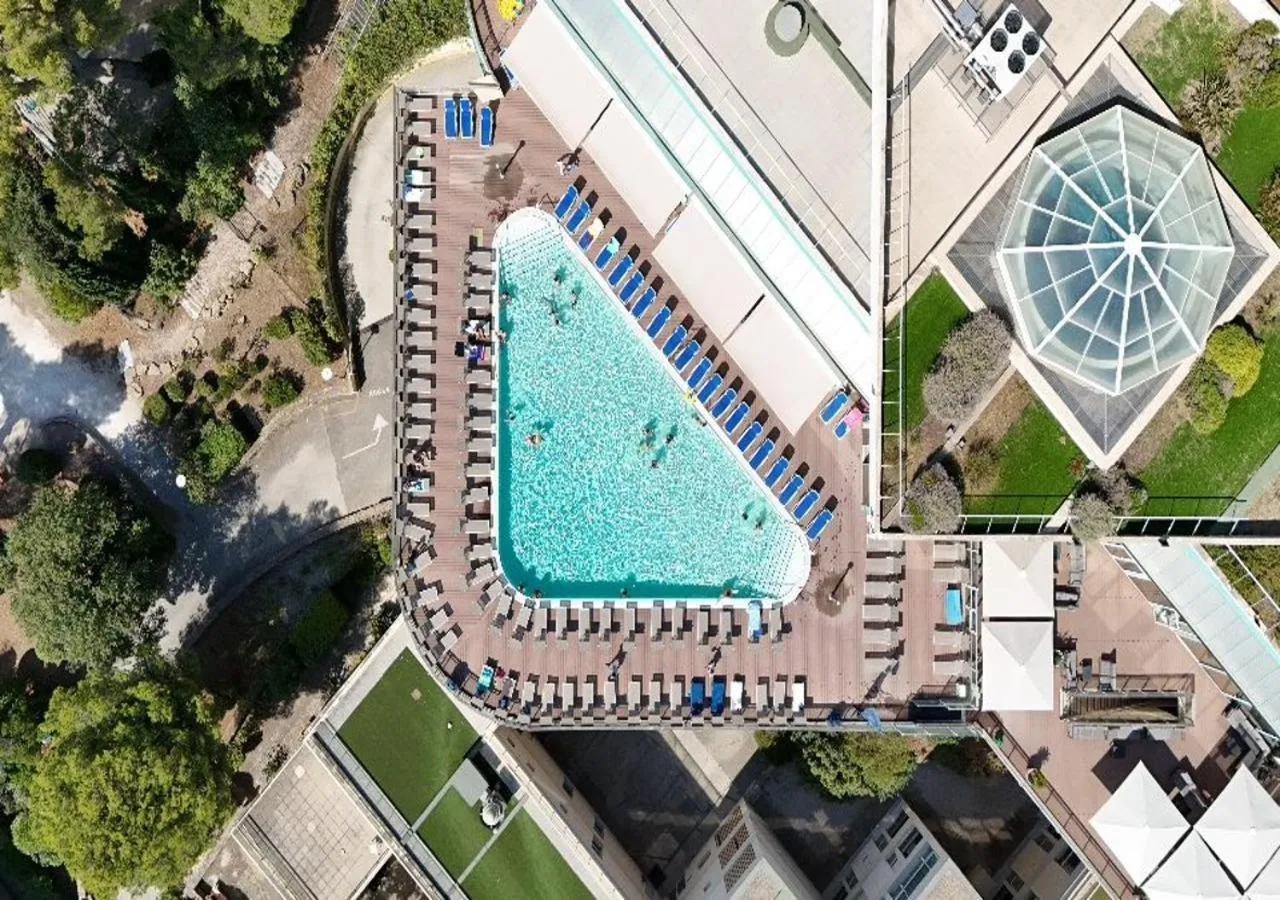 Property building in Hôtel Club la Font des Horts